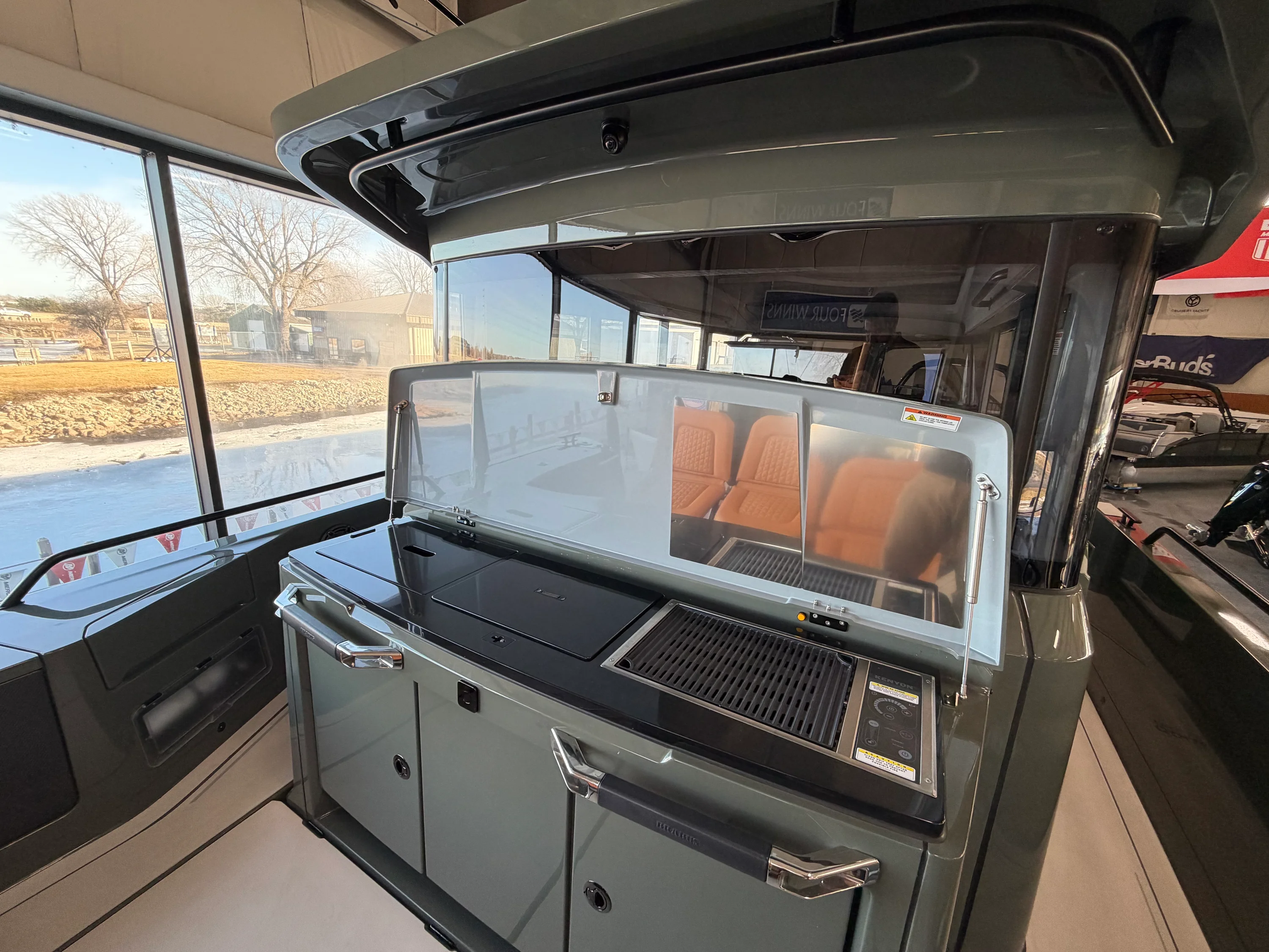 2024 Axopar 37 CROSS CABIN BRABUS Image Thumbnail #24