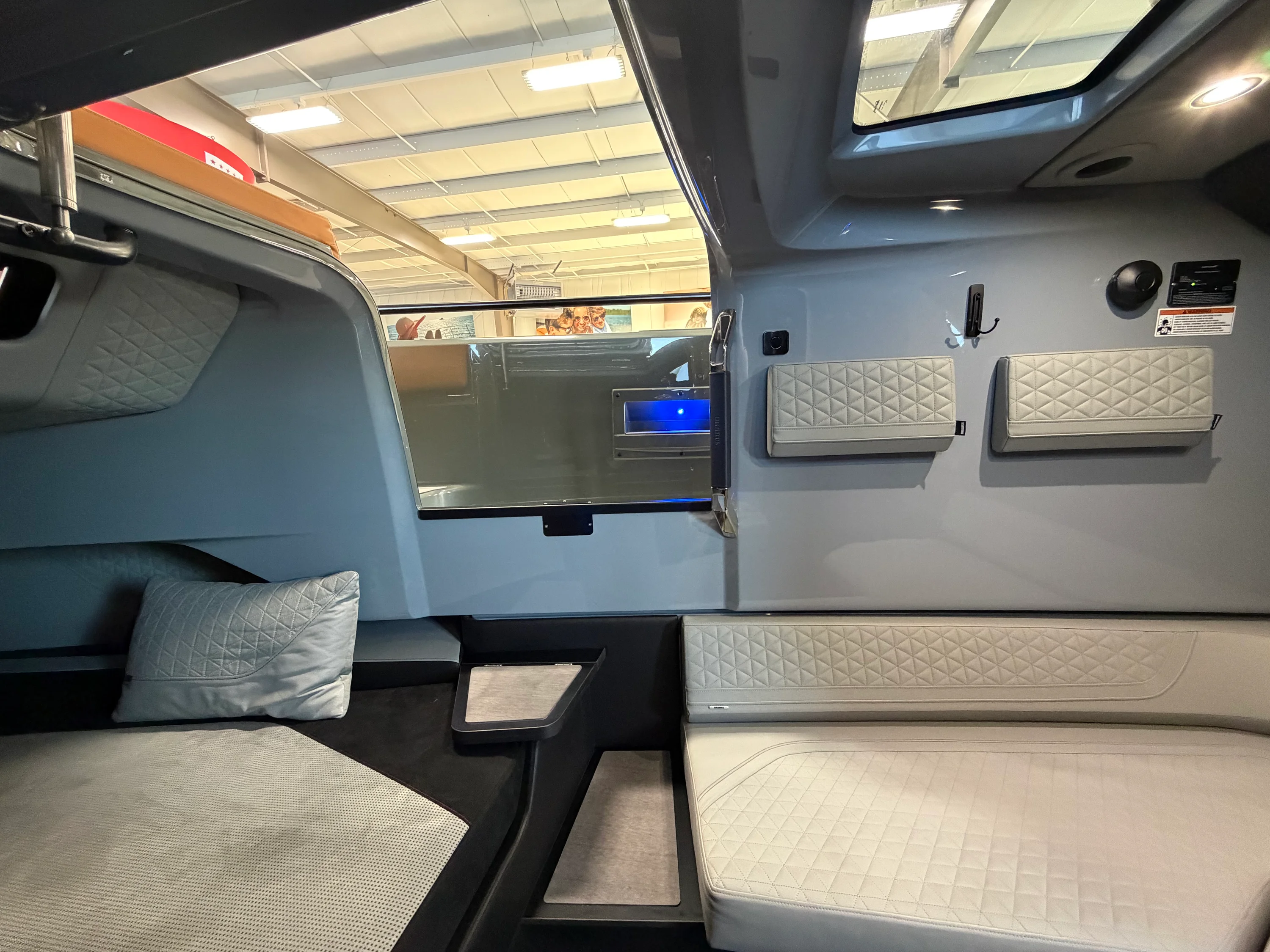 2024 Axopar 37 CROSS CABIN BRABUS Image Thumbnail #50