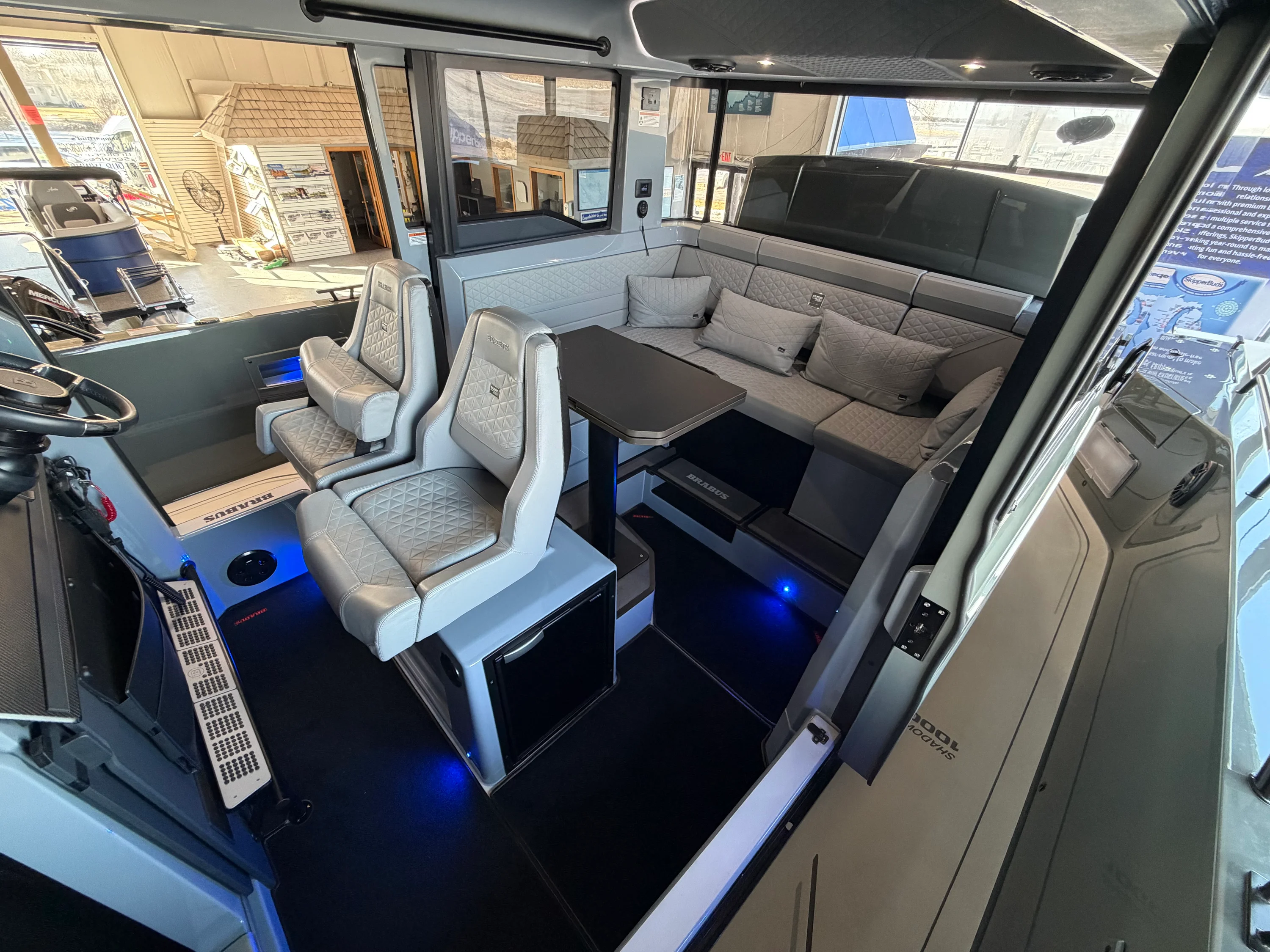 2024 Axopar 37 CROSS CABIN BRABUS Image Thumbnail #26