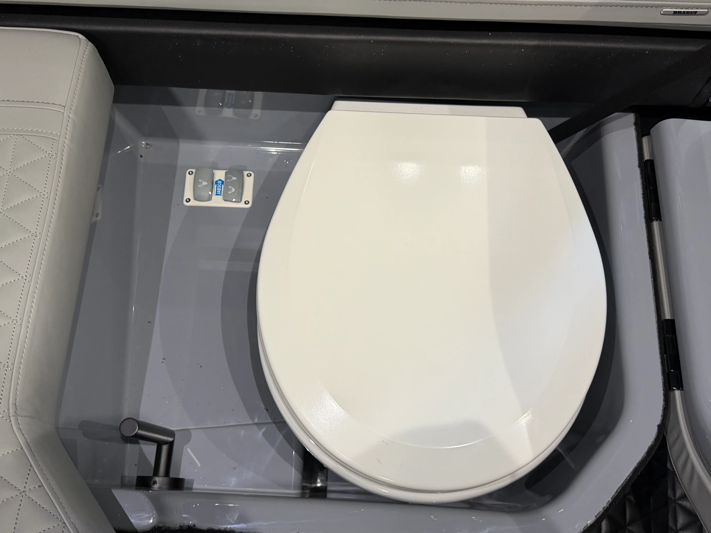 2024 Axopar 37 CROSS CABIN BRABUS Image Thumbnail #52