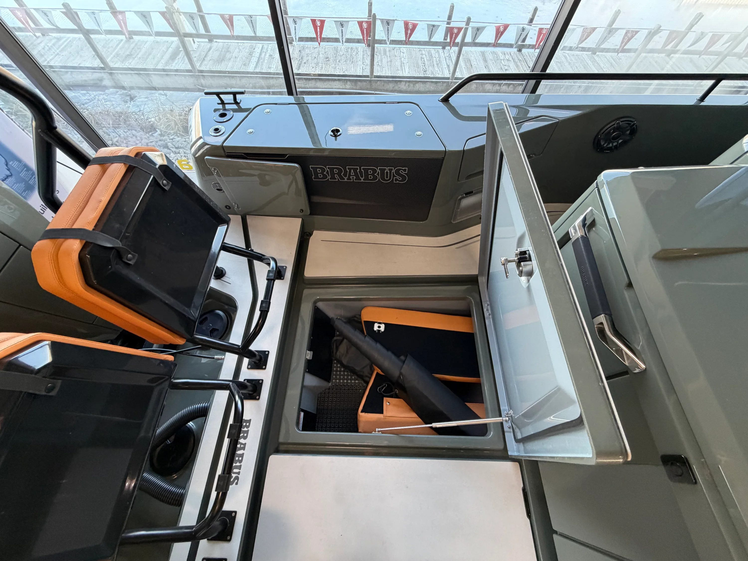 2024 Axopar 37 CROSS CABIN BRABUS Image Thumbnail #20