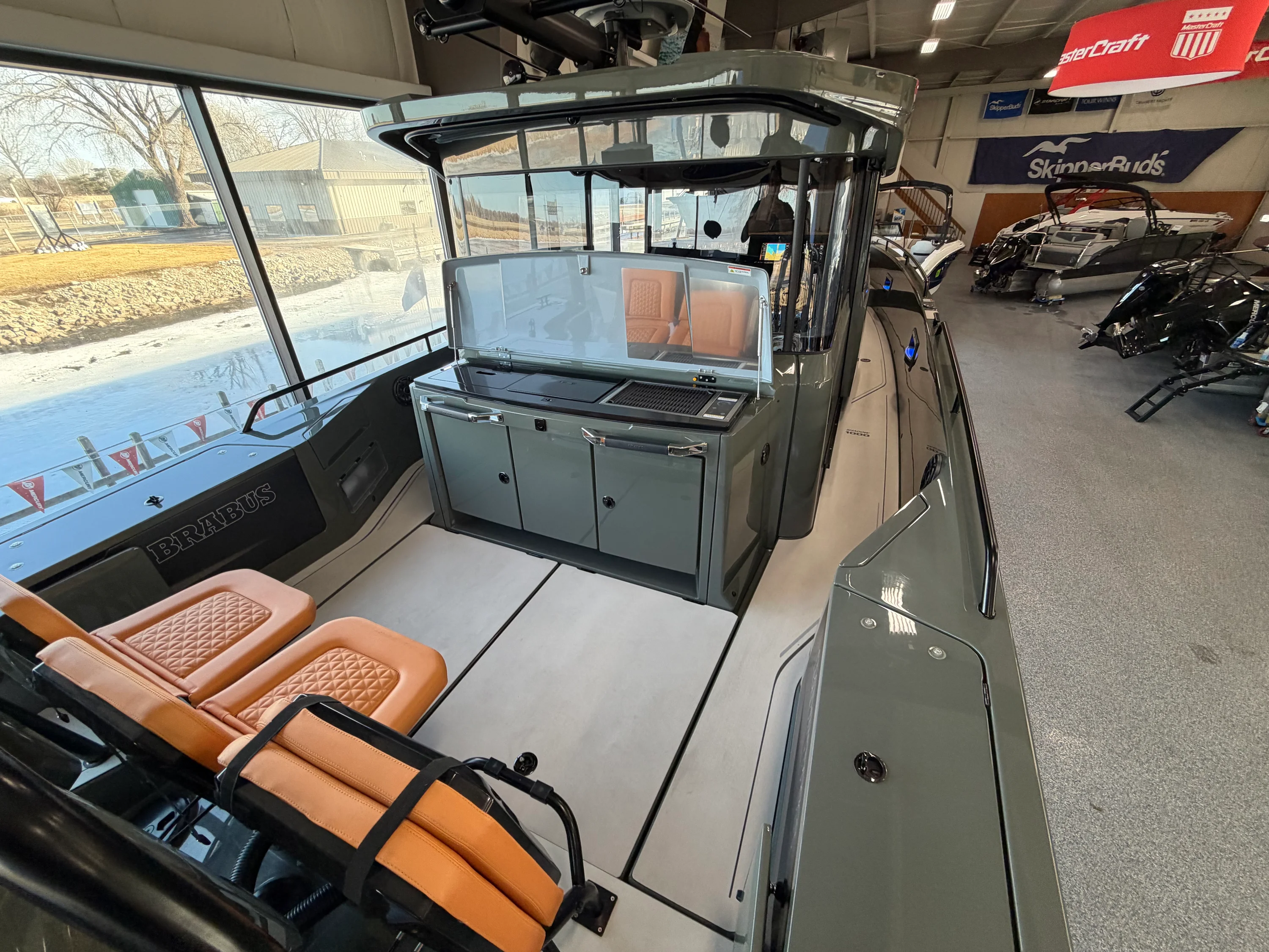 2024 Axopar 37 CROSS CABIN BRABUS Image Thumbnail #11