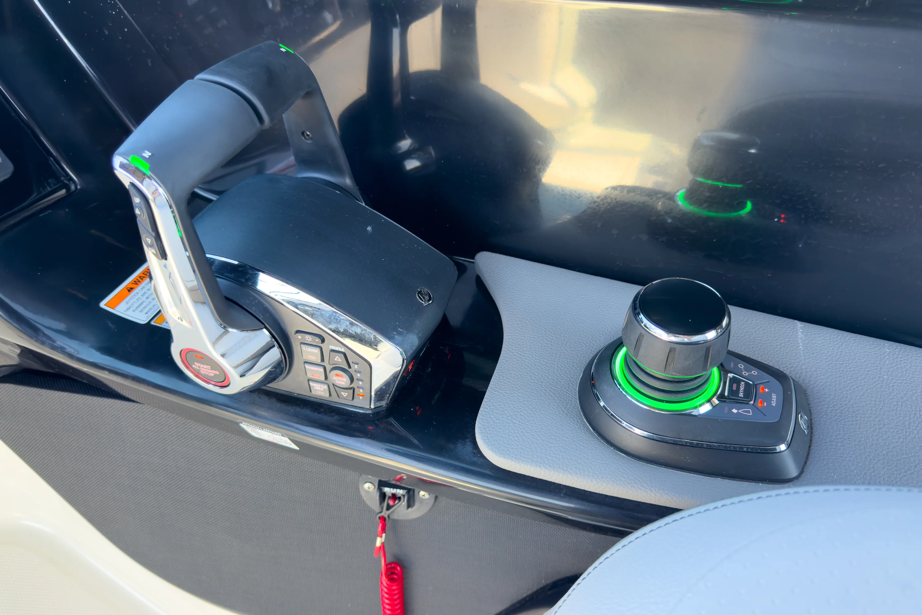 2026 Sea Ray SLX 280 Outboard Image Thumbnail #18