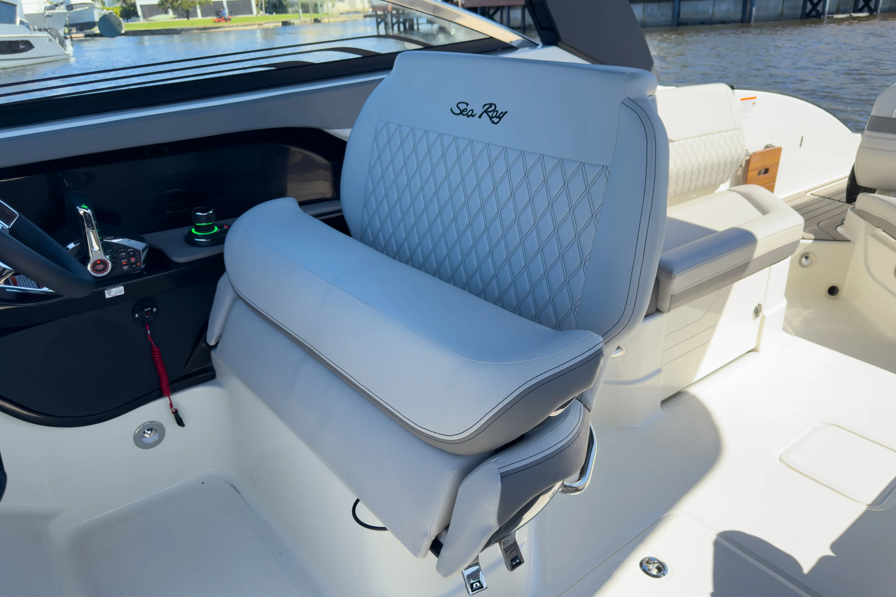 2026 Sea Ray SLX 280 Outboard Image Thumbnail #15