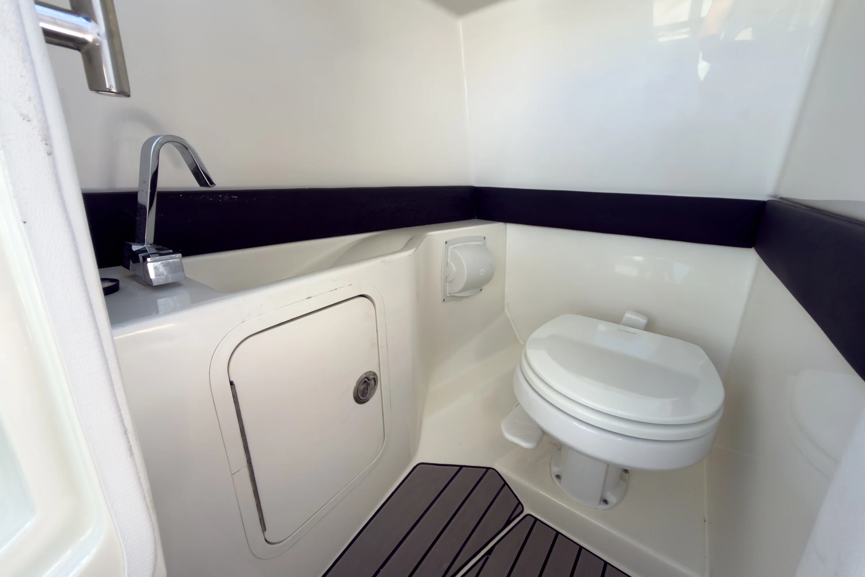 2026 Sea Ray SLX 280 Outboard Image Thumbnail #20