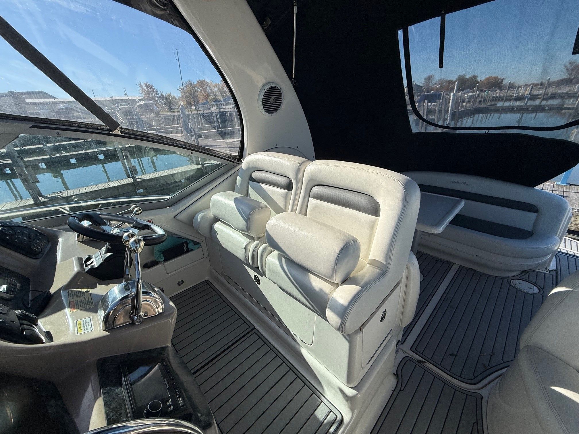 2003 Sea Ray 320 Sundancer Image Thumbnail #11