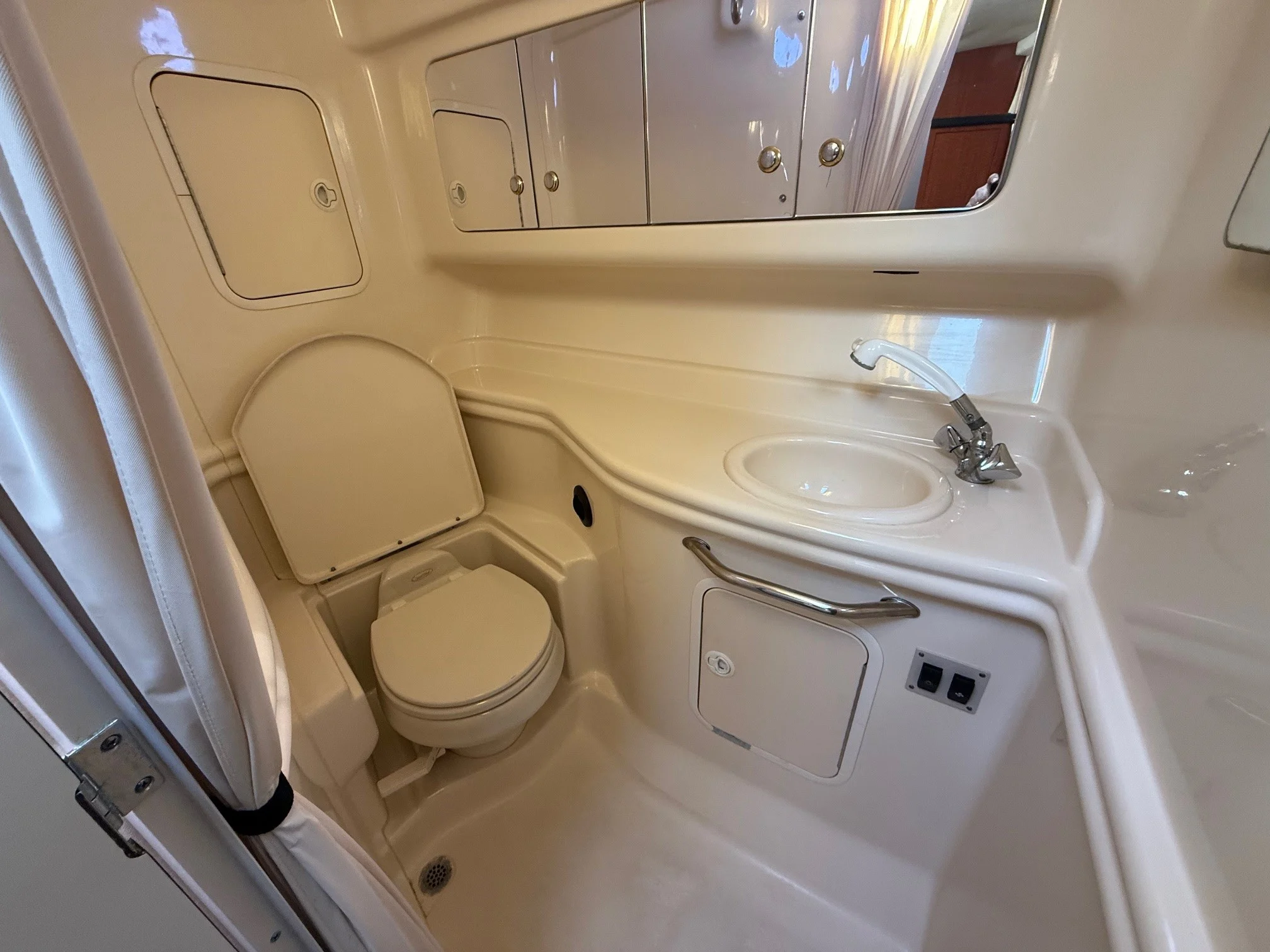 2003 Sea Ray 320 Sundancer Image Thumbnail #21