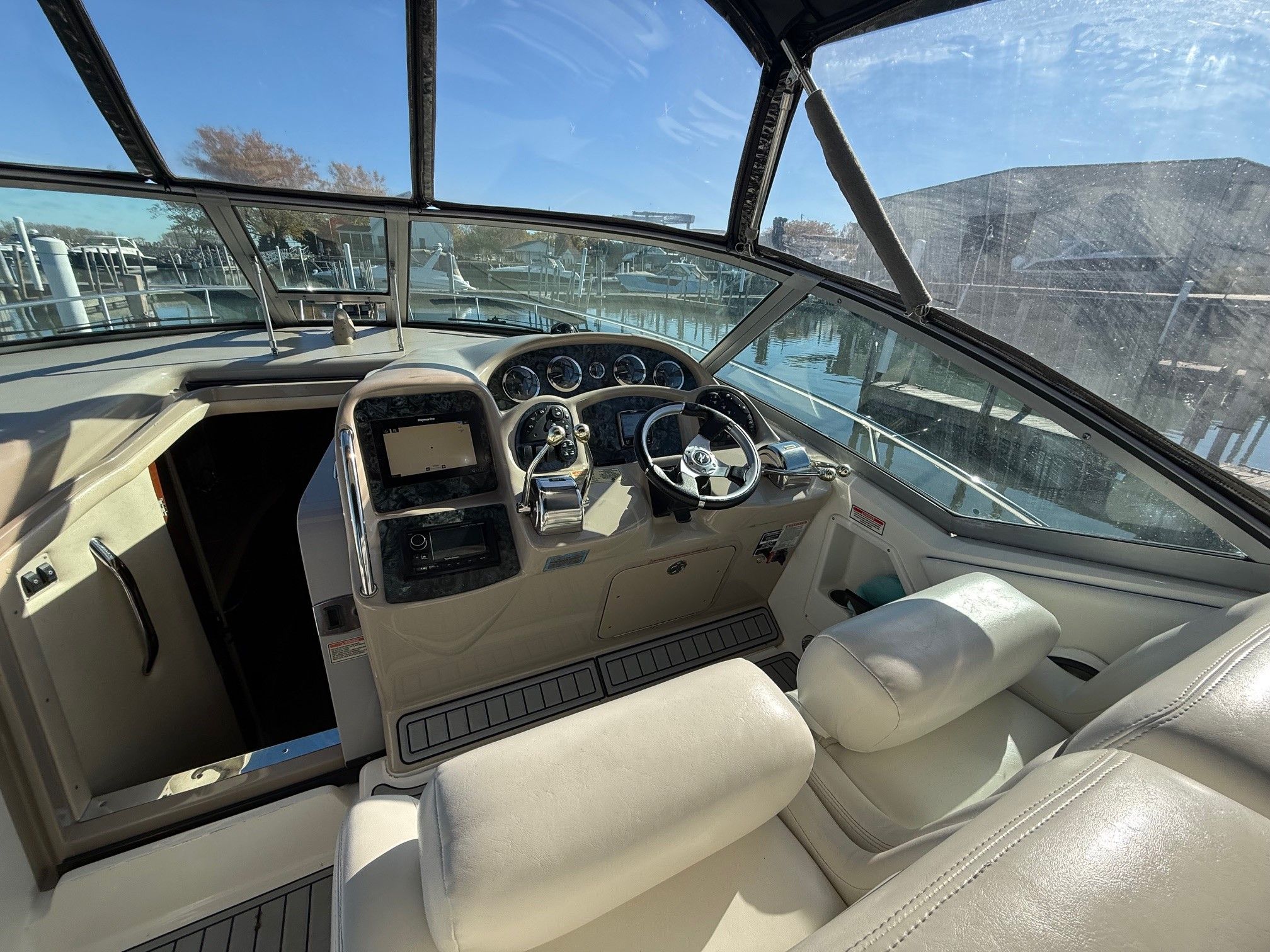 2003 Sea Ray 320 Sundancer Image Thumbnail #12