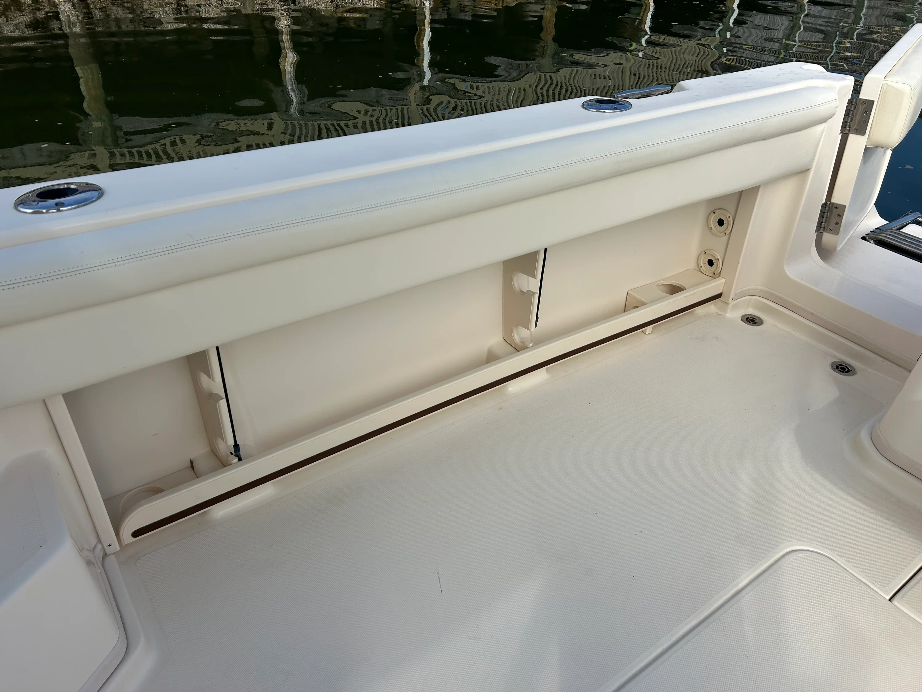 2021 Grady-White Express 330 Image Thumbnail #17