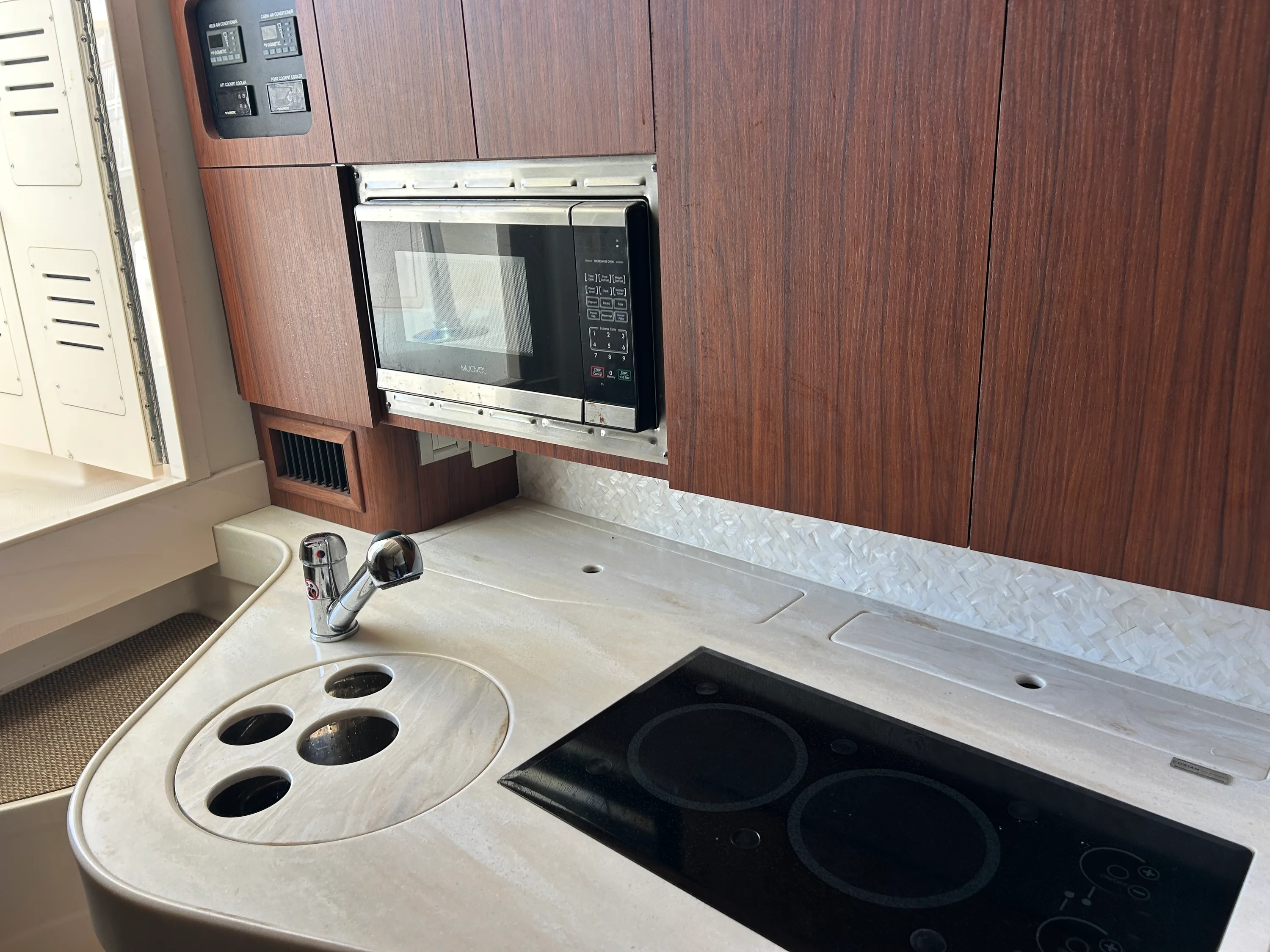 2021 Grady-White Express 330 Image Thumbnail #28