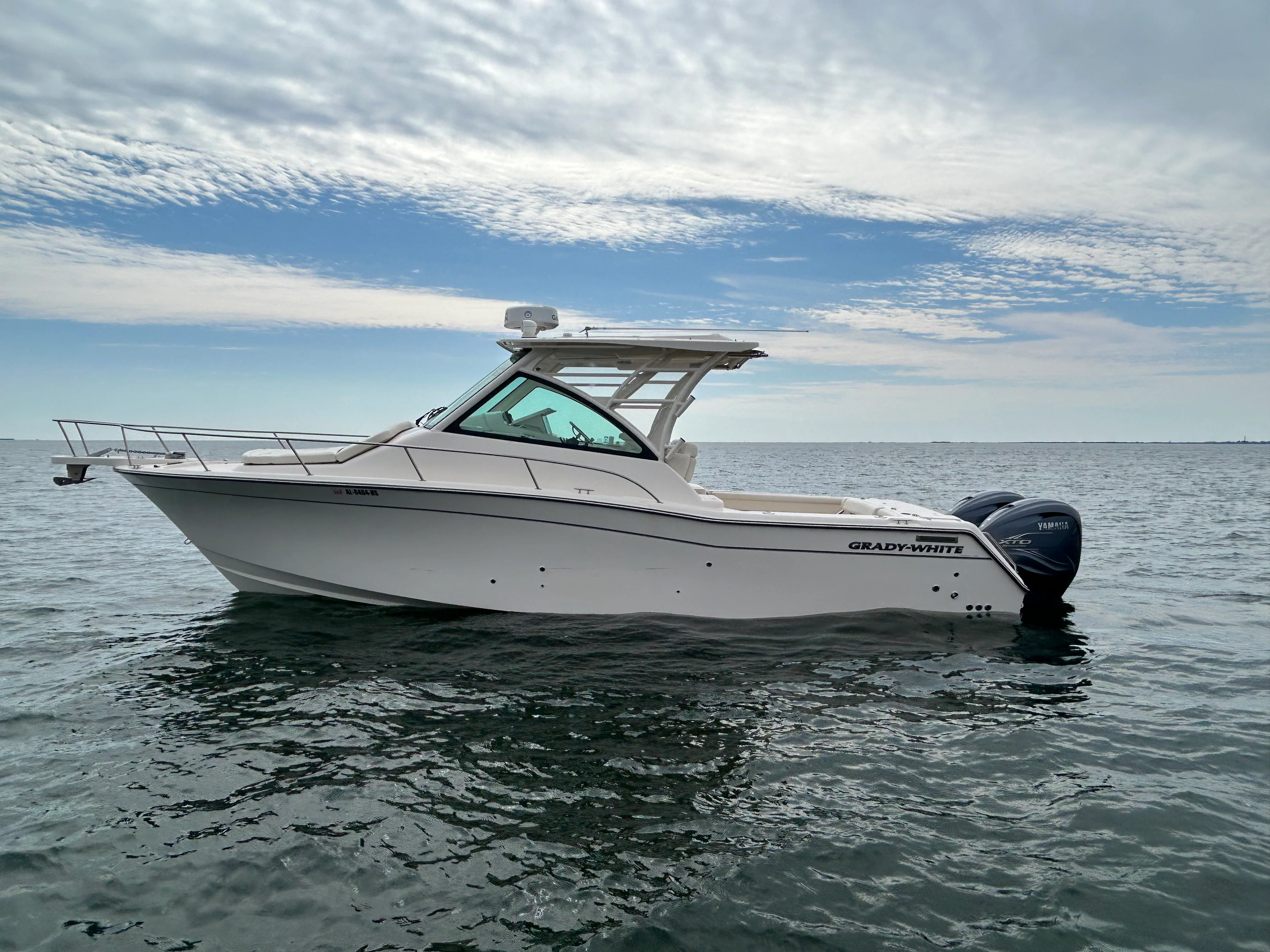 2021 Grady-White Express 330 Image Thumbnail #2