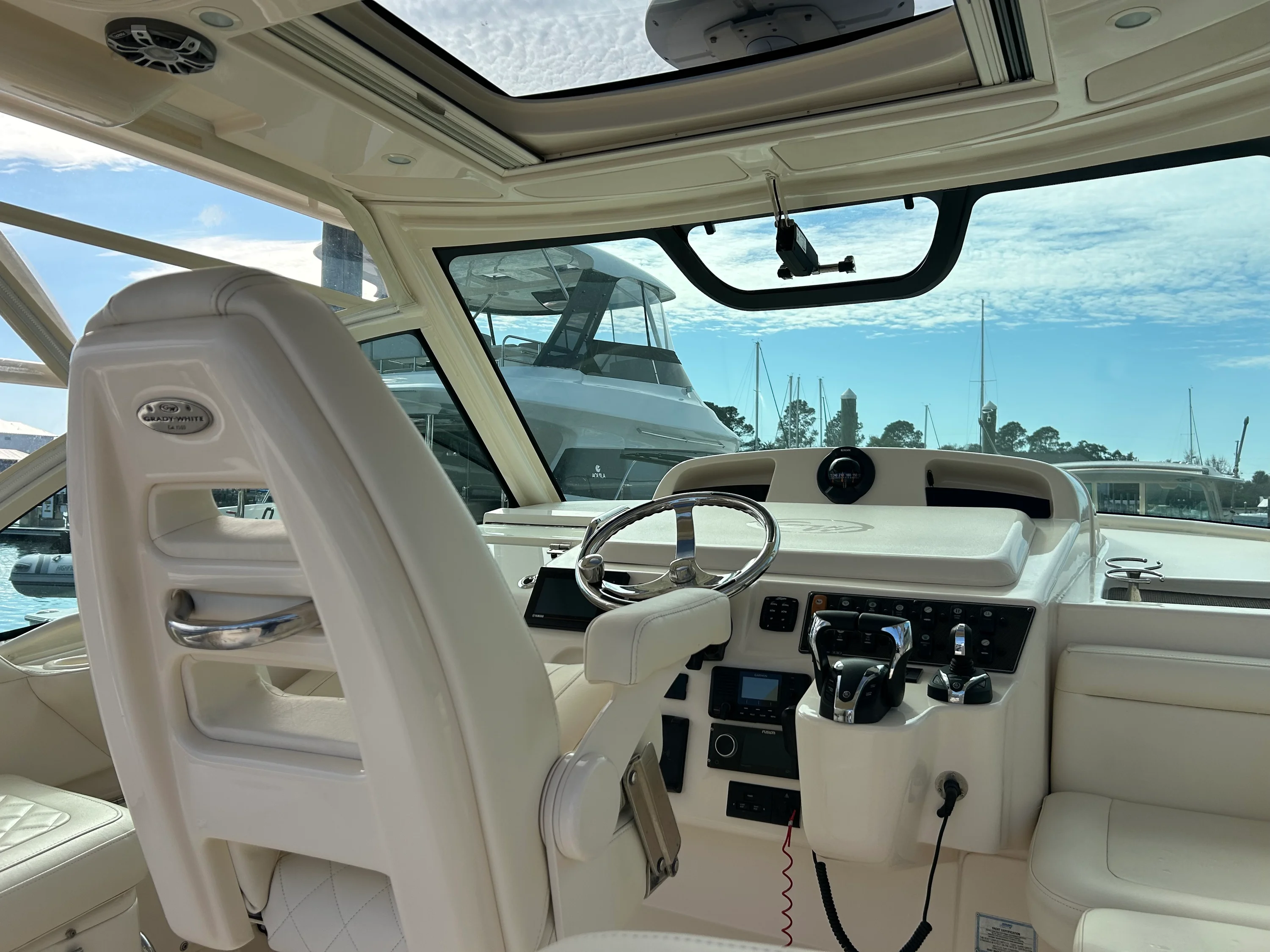 2021 Grady-White Express 330 Image Thumbnail #18