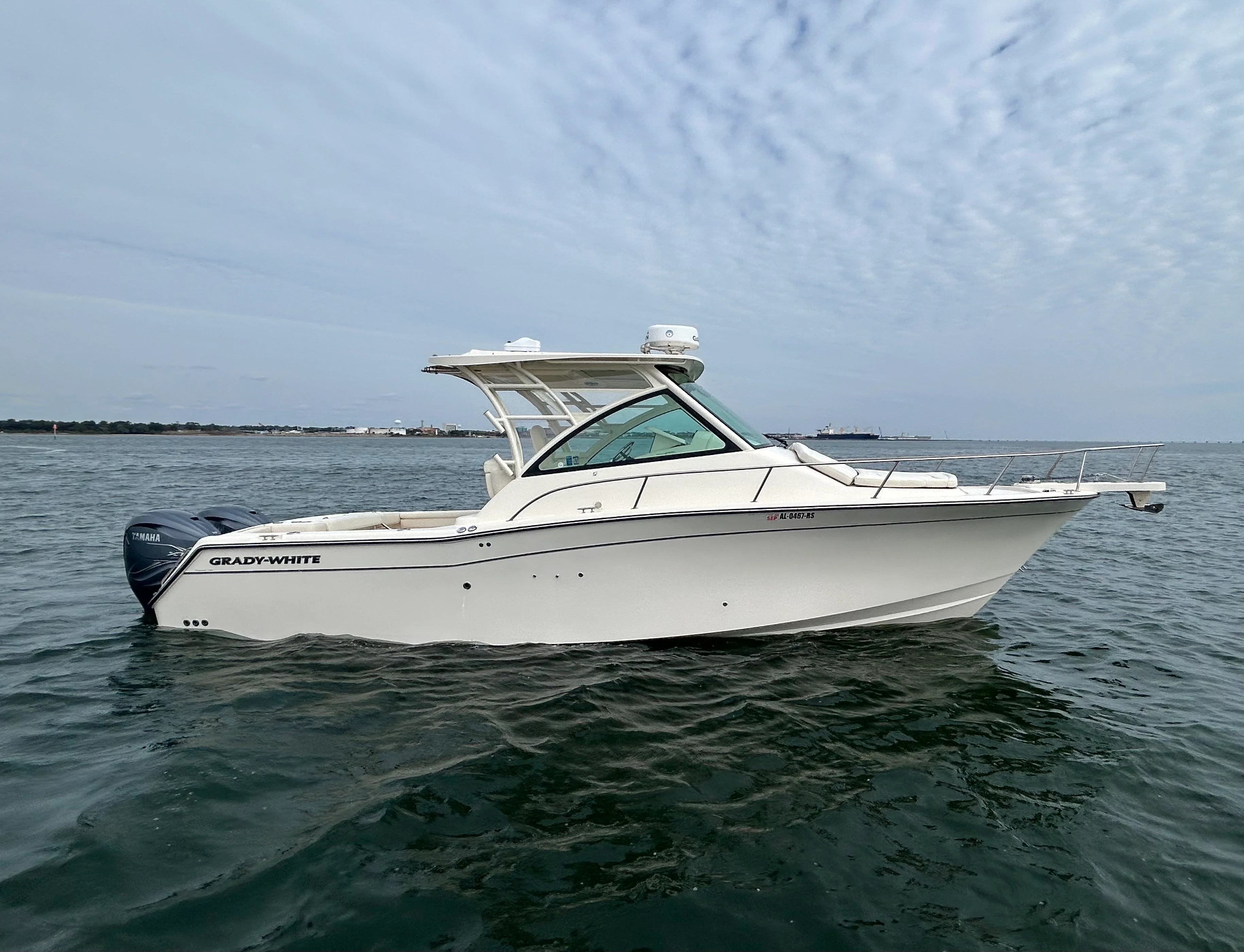 2021 Grady-White Express 330 Image Thumbnail #6