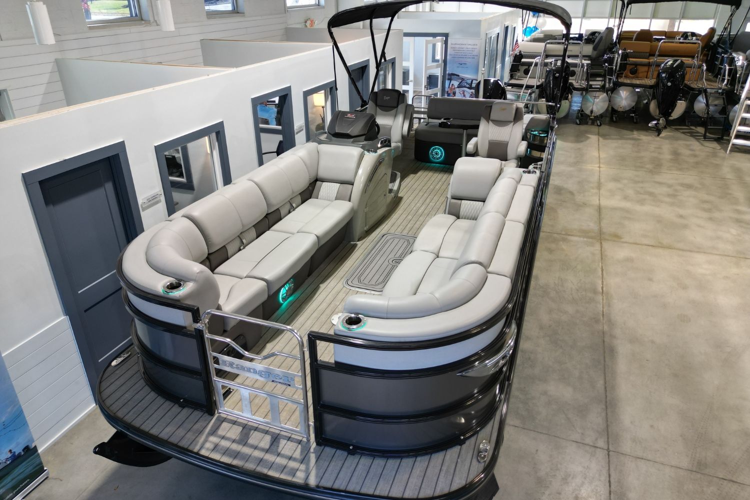 2023 Ranger 2500LS Image Thumbnail #3