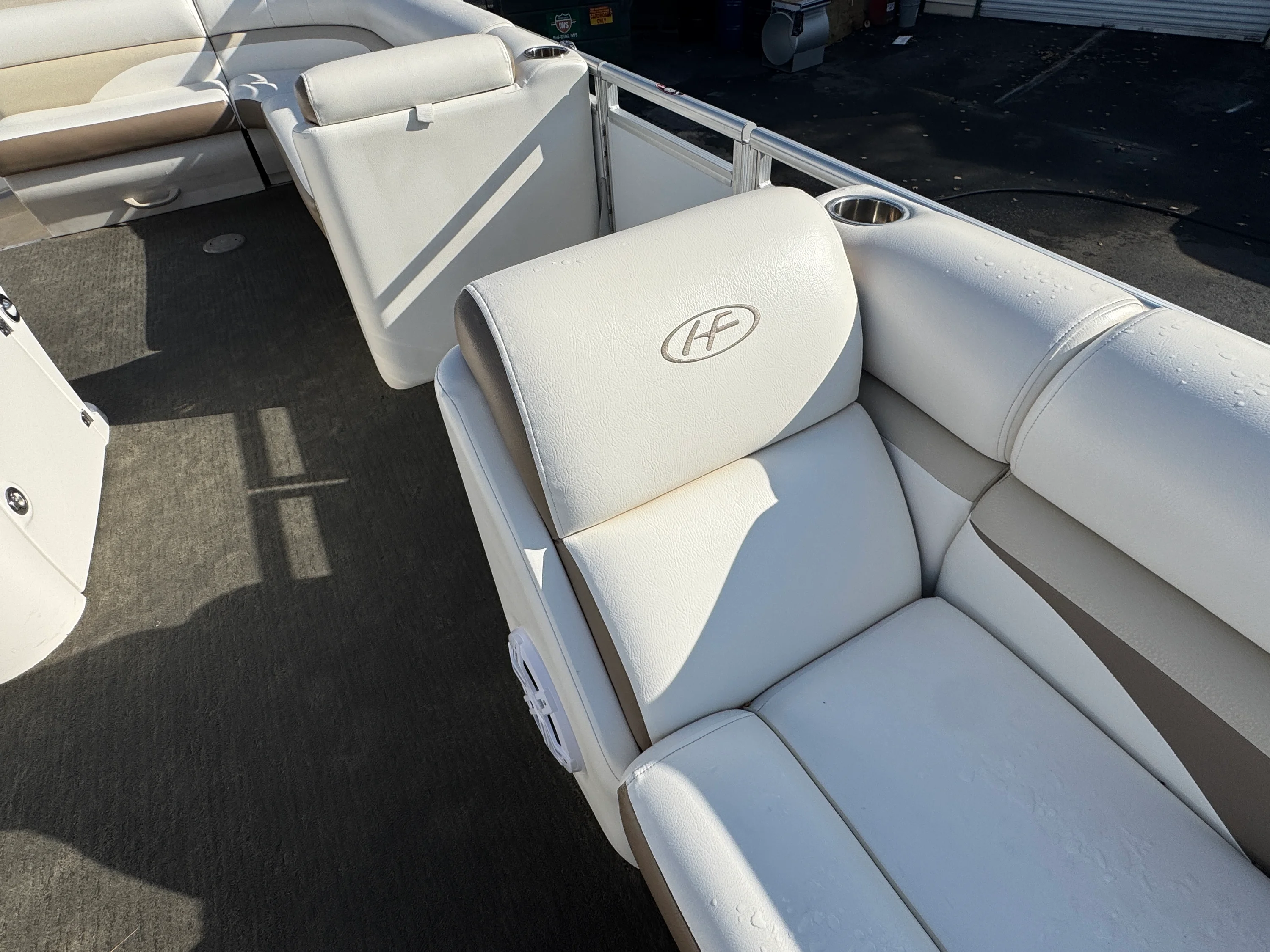 2014 Harris Sunliner 240 Image Thumbnail #13