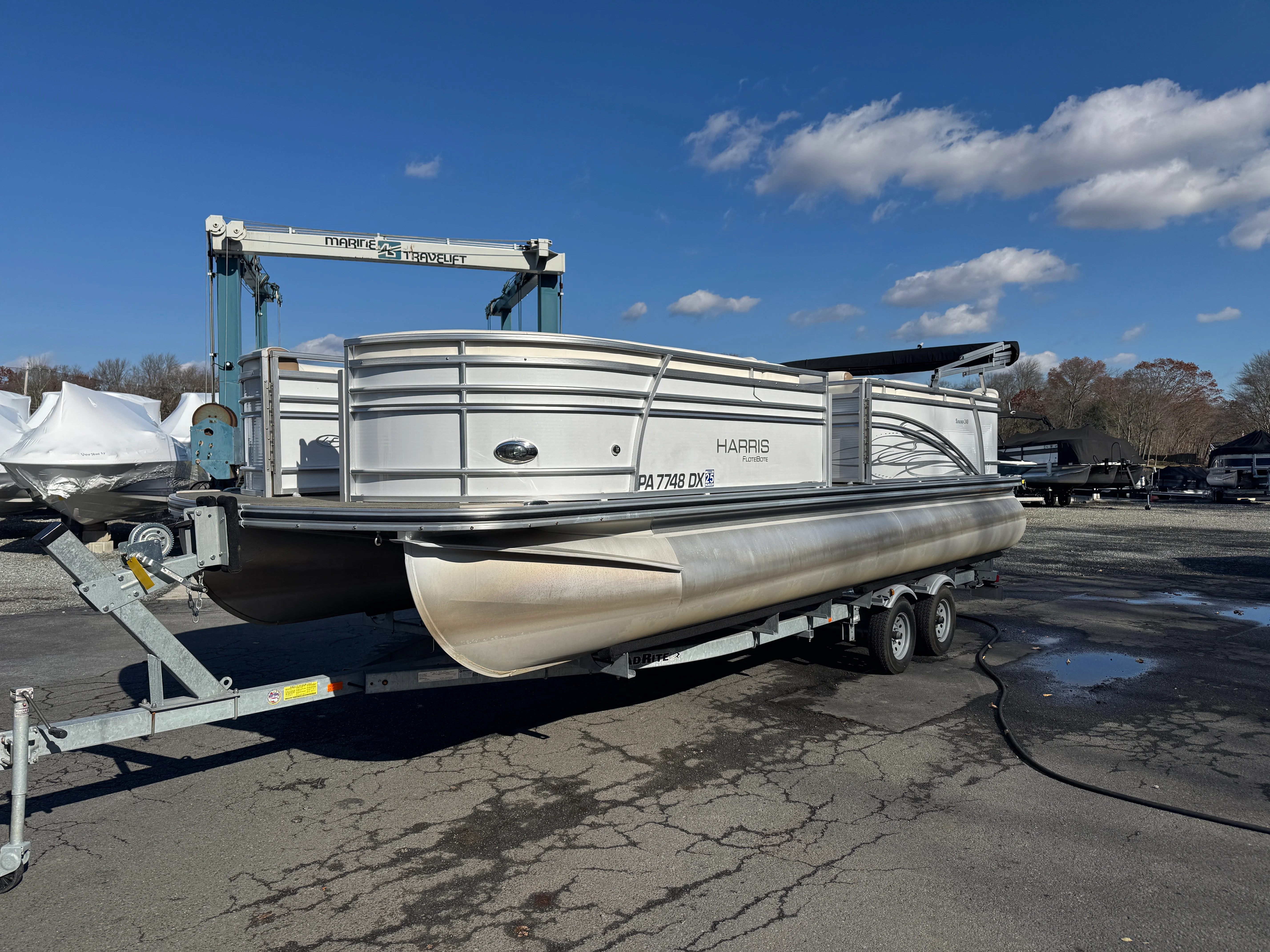 2014 Harris Sunliner 240 Image Thumbnail #1