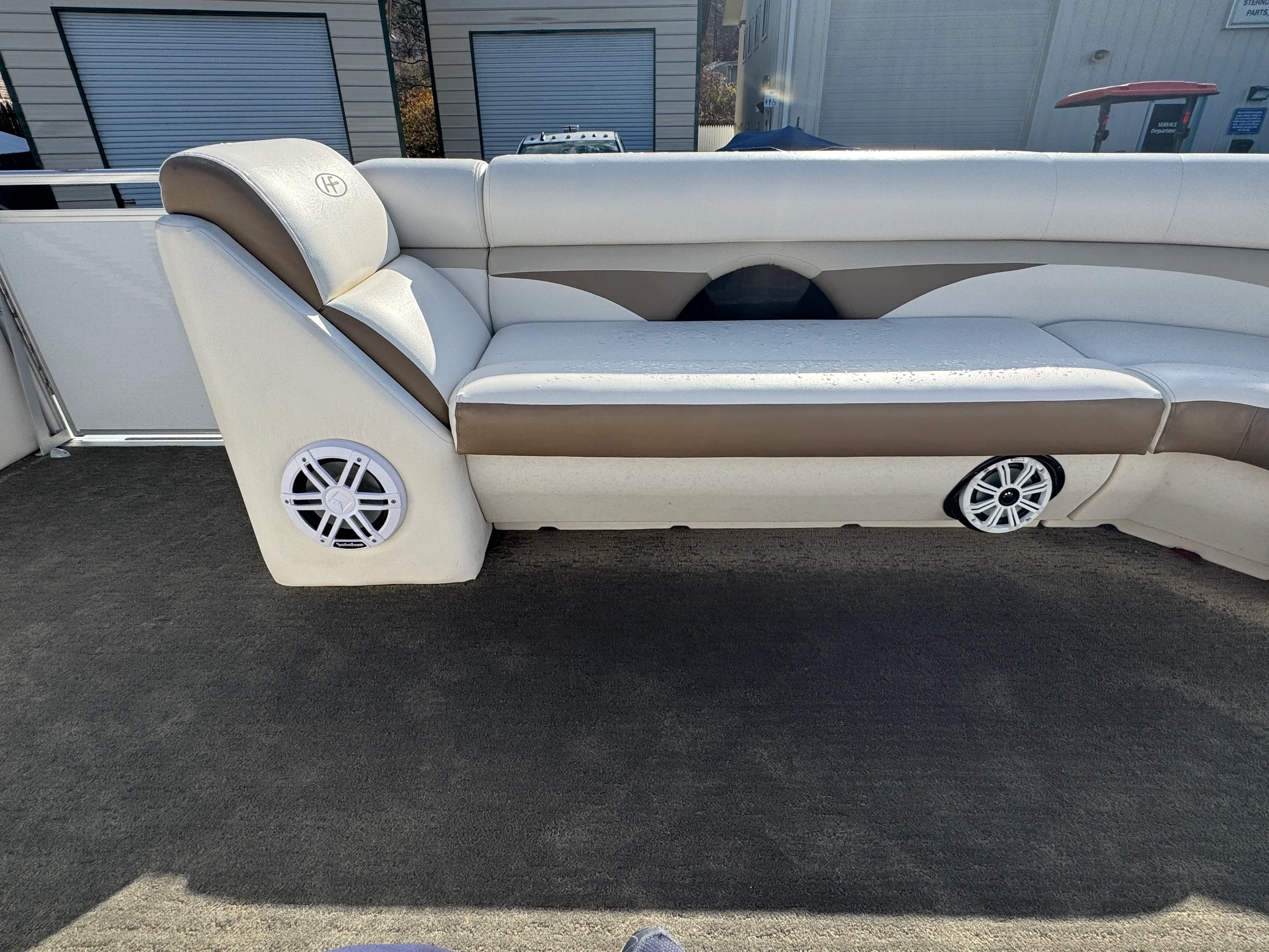 2014 Harris Sunliner 240 Image Thumbnail #16