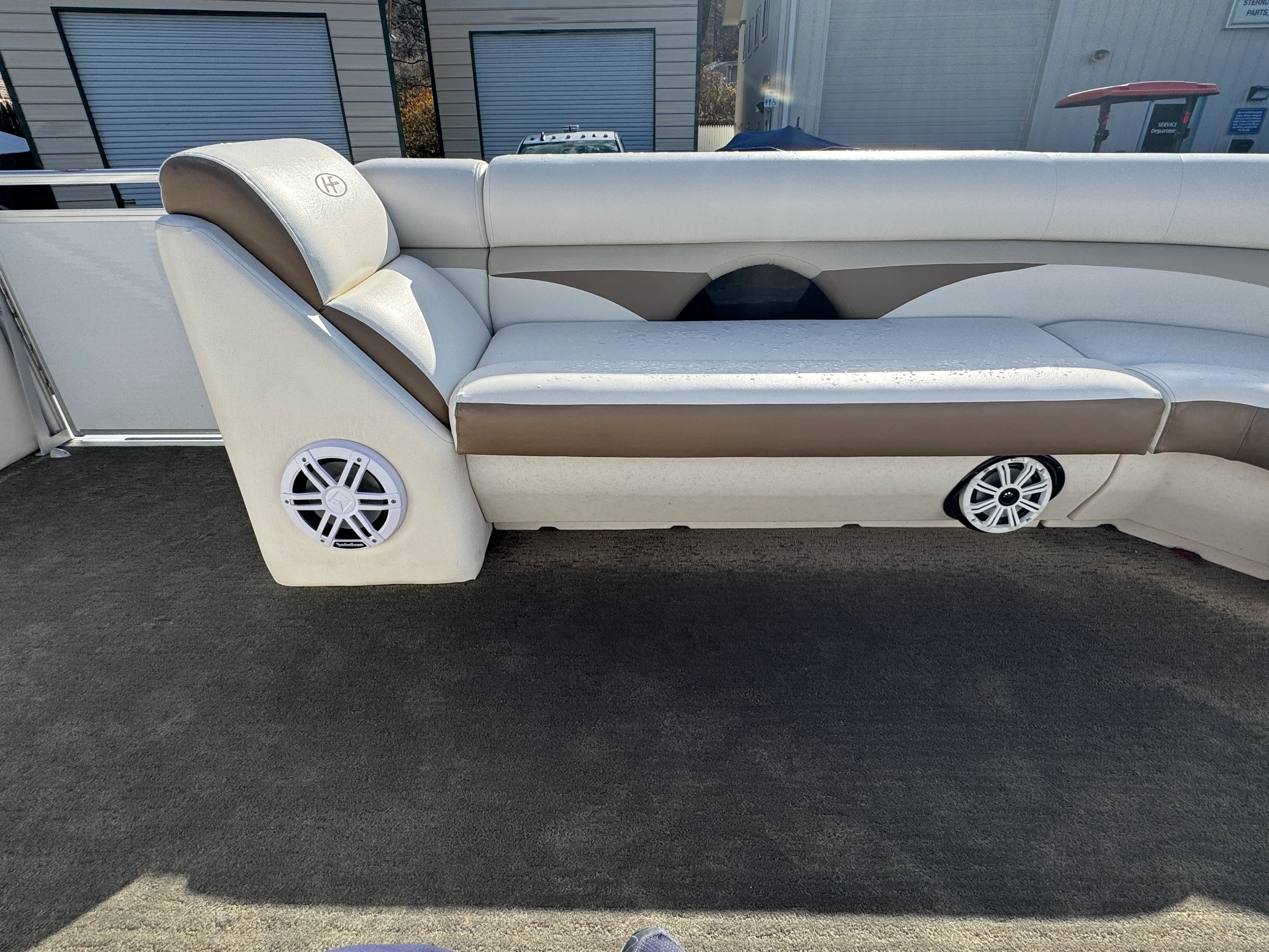 2014 Harris Sunliner 240 Image Thumbnail #16