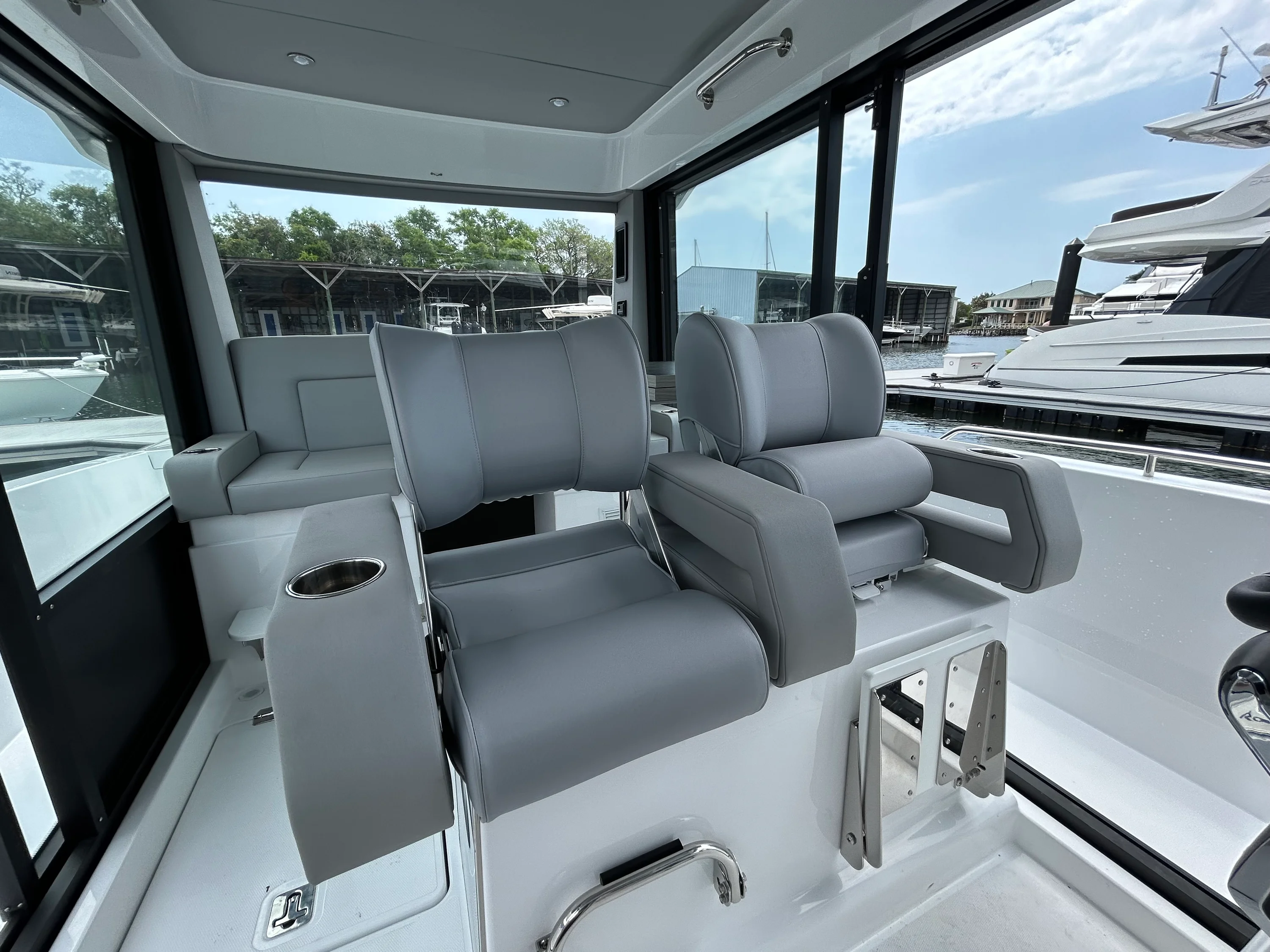 2026 Cruisers Yachts 38 VTR EC Image Thumbnail #21