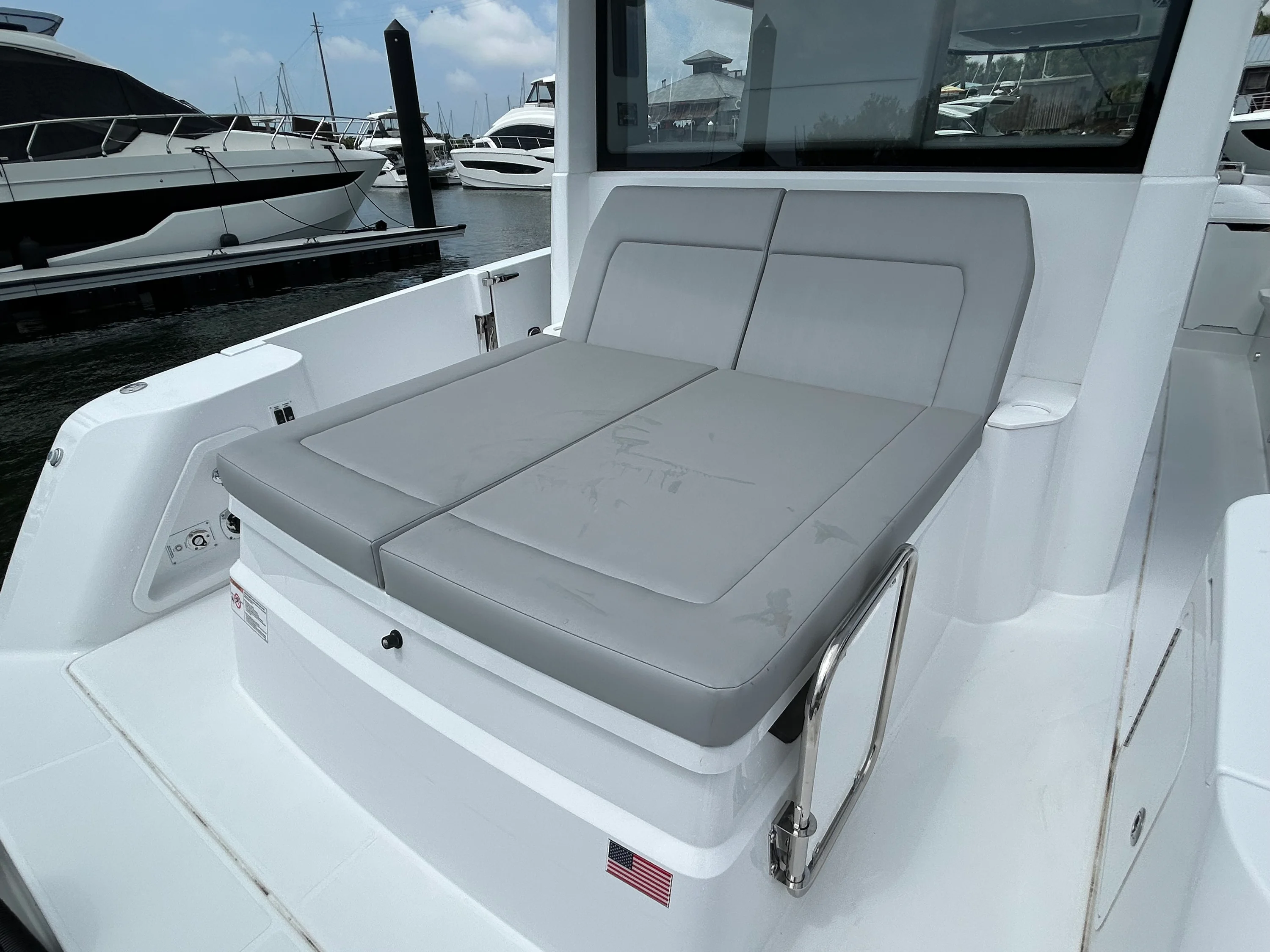 2026 Cruisers Yachts 38 VTR EC Image Thumbnail #14