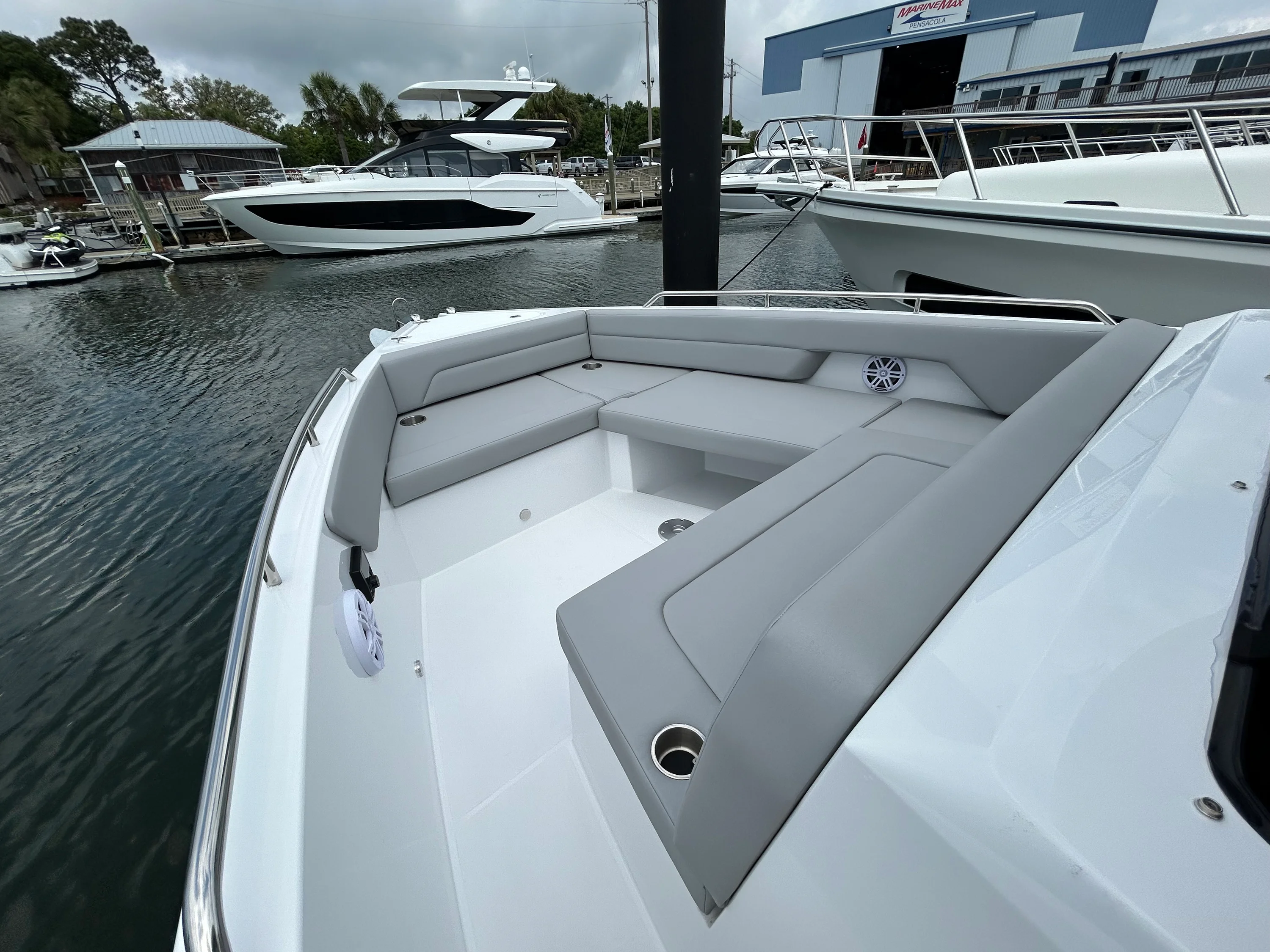 2026 Cruisers Yachts 38 VTR EC Image Thumbnail #26