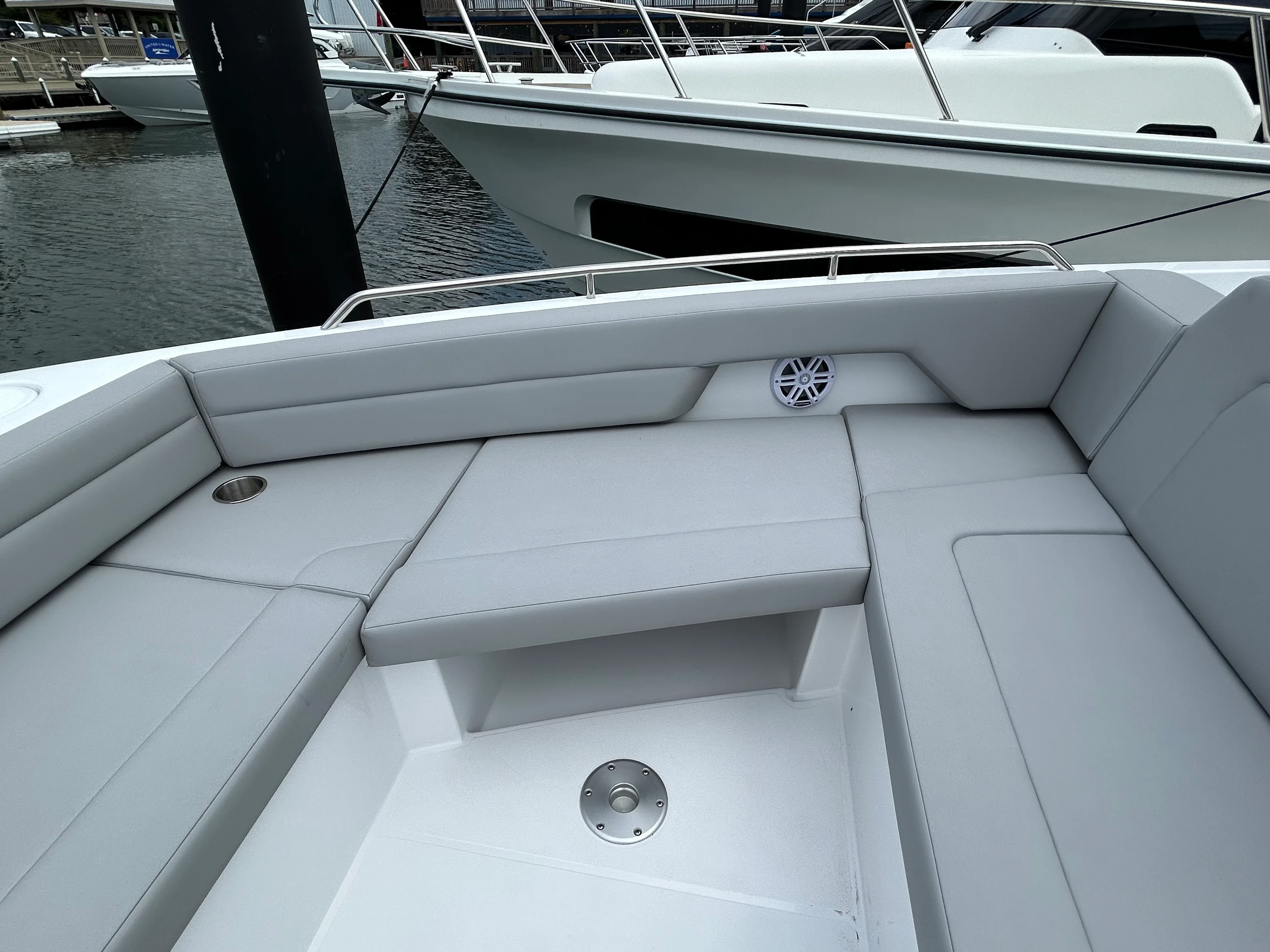2026 Cruisers Yachts 38 VTR EC Image Thumbnail #29