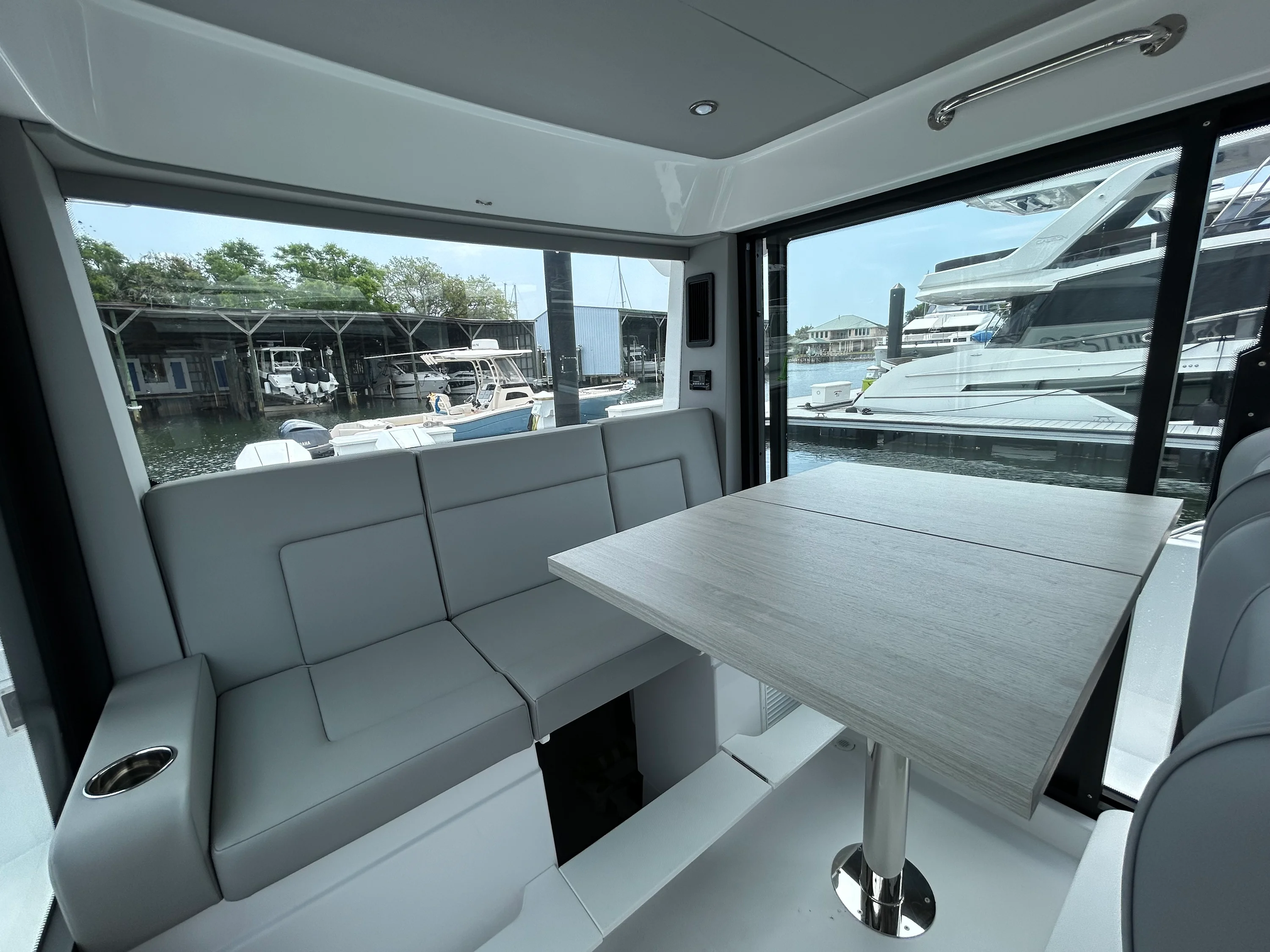 2026 Cruisers Yachts 38 VTR EC Image Thumbnail #19