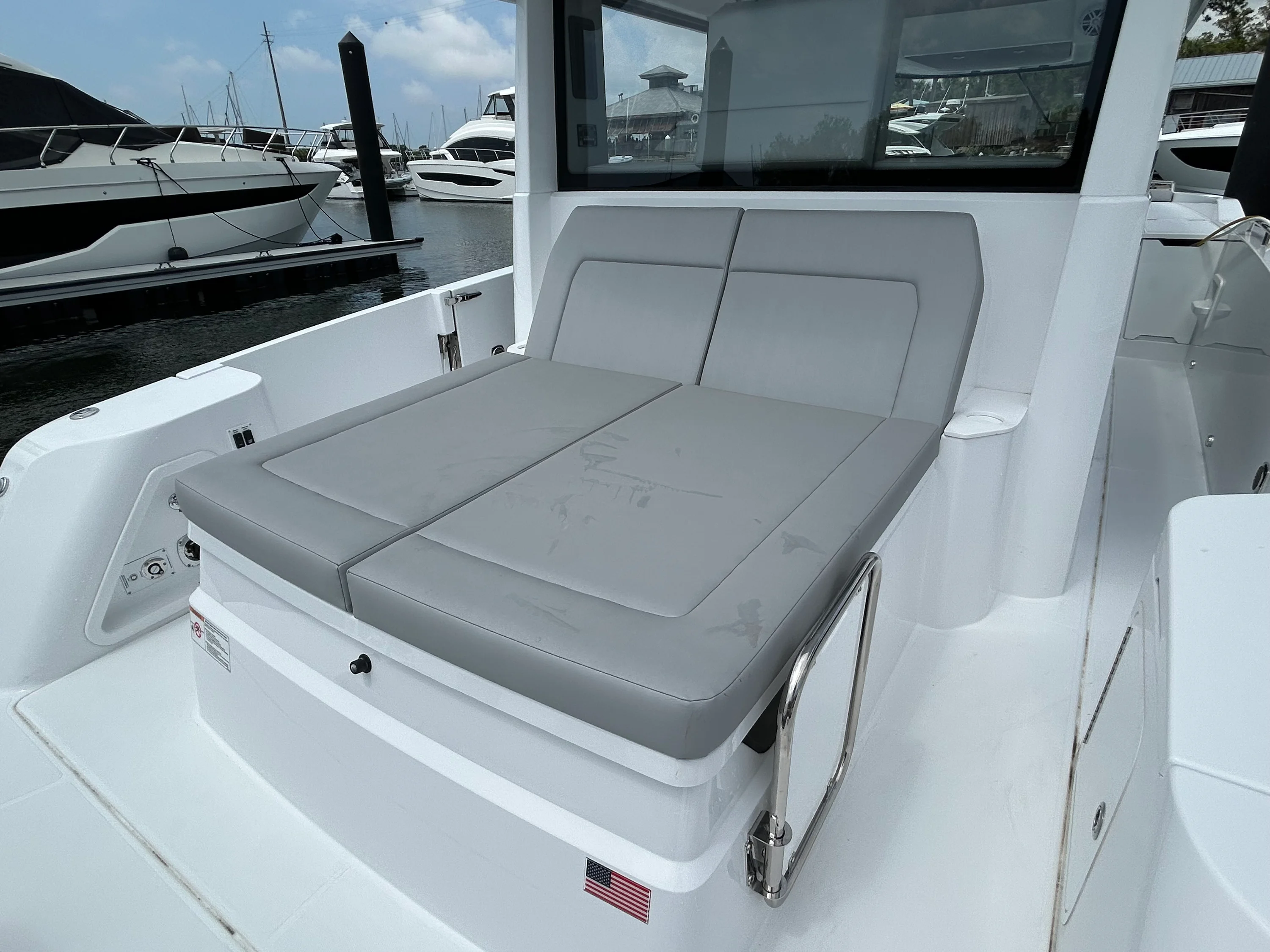 2026 Cruisers Yachts 38 VTR EC Image Thumbnail #15