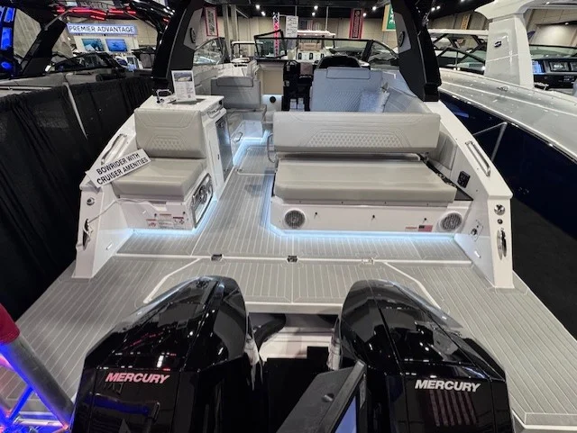 2026 Cruisers Yachts 34 GLS Outboard Image Thumbnail #6