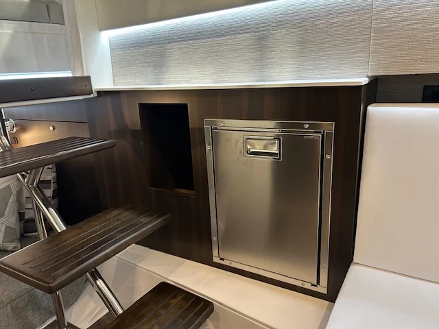 2026 Cruisers Yachts 34 GLS Outboard Image Thumbnail #35