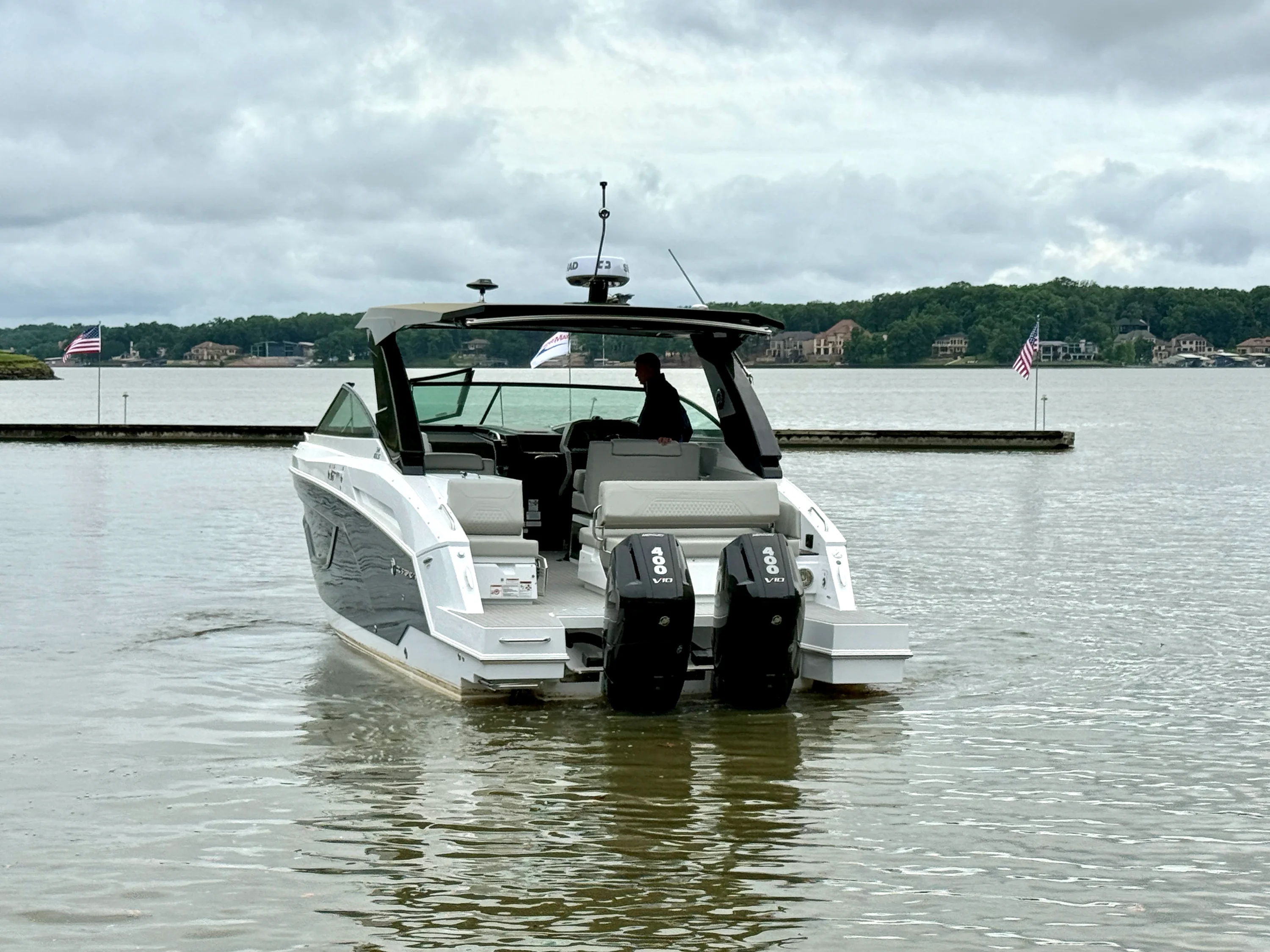 2026 Cruisers Yachts 34 GLS Outboard Image Thumbnail #6