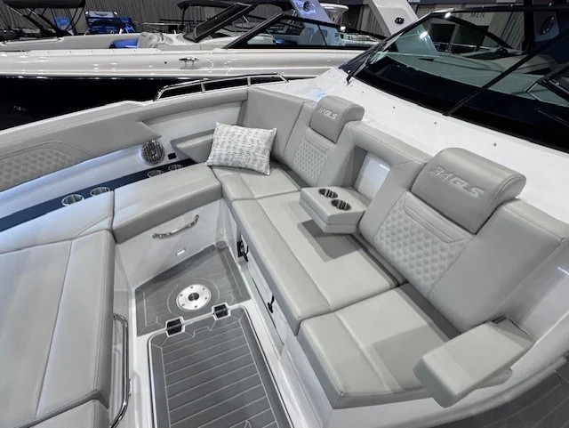 2026 Cruisers Yachts 34 GLS Outboard Image Thumbnail #29