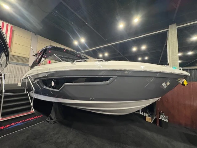 2026 Cruisers Yachts 34 GLS Outboard Image Thumbnail #1