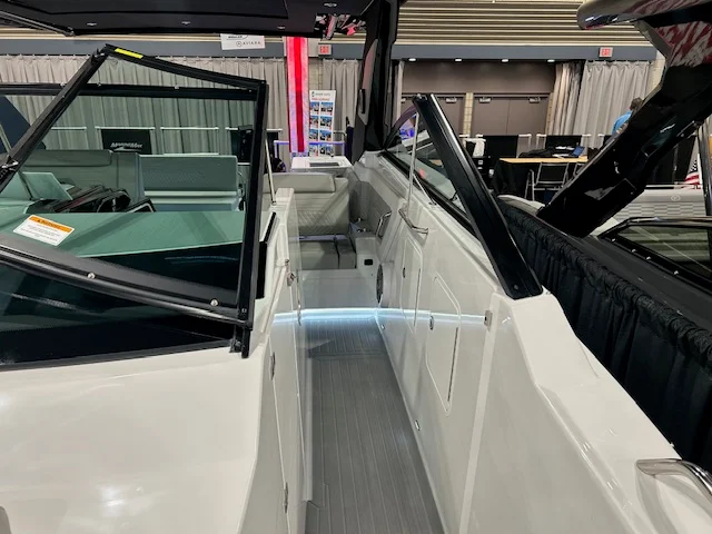 2026 Cruisers Yachts 34 GLS Outboard Image Thumbnail #26