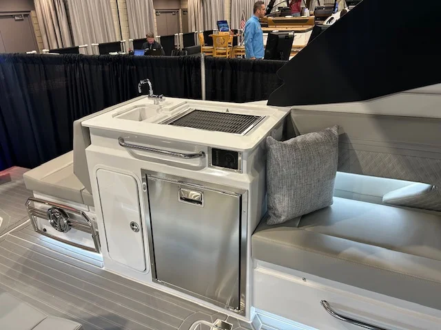 2026 Cruisers Yachts 34 GLS Outboard Image Thumbnail #15