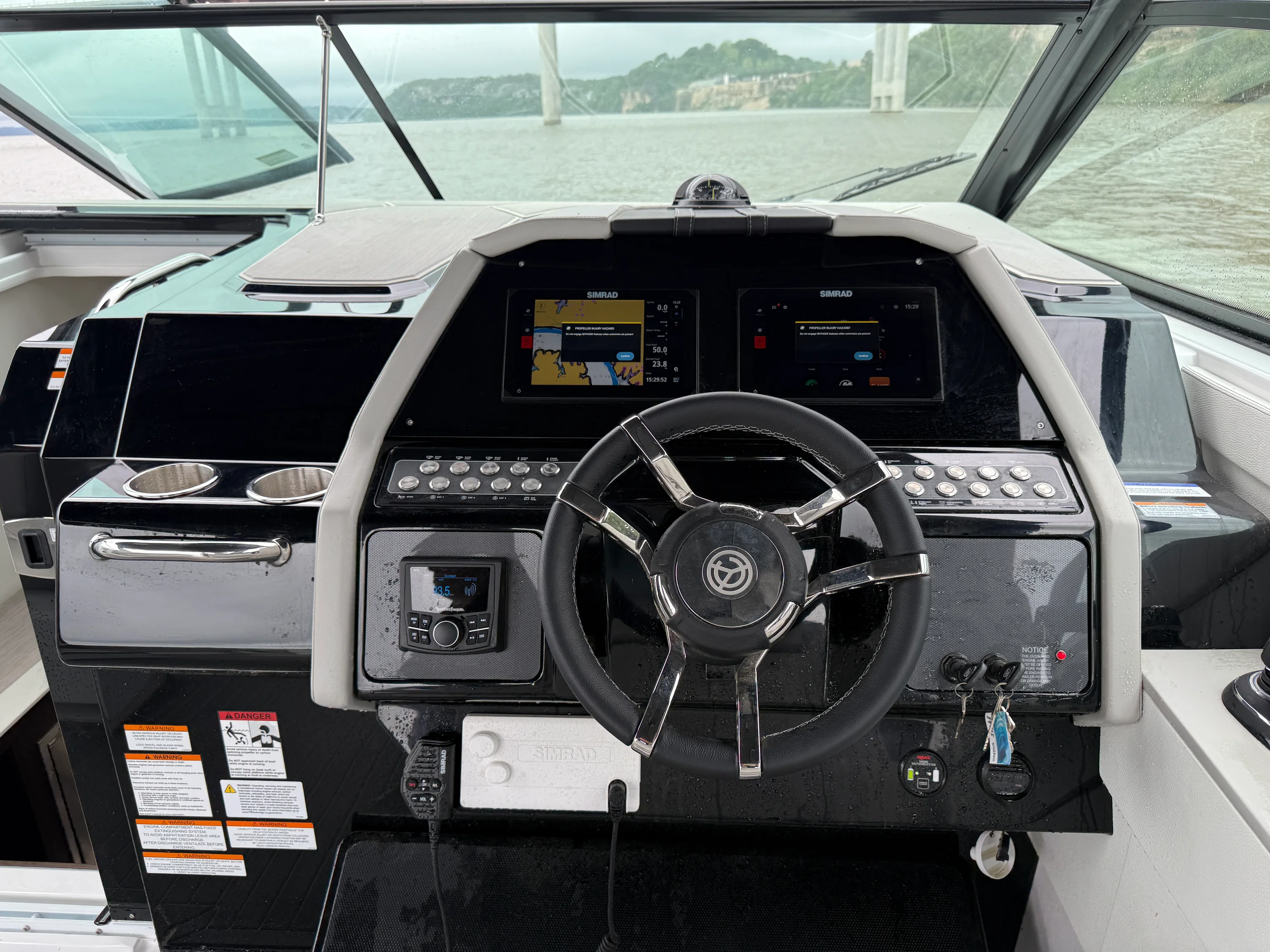 2026 Cruisers Yachts 34 GLS Outboard Image Thumbnail #9