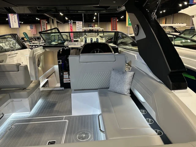 2026 Cruisers Yachts 34 GLS Outboard Image Thumbnail #16