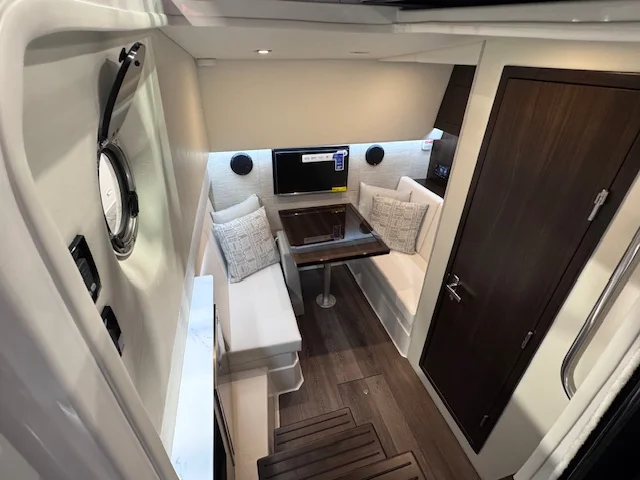 2026 Cruisers Yachts 34 GLS Outboard Image Thumbnail #32