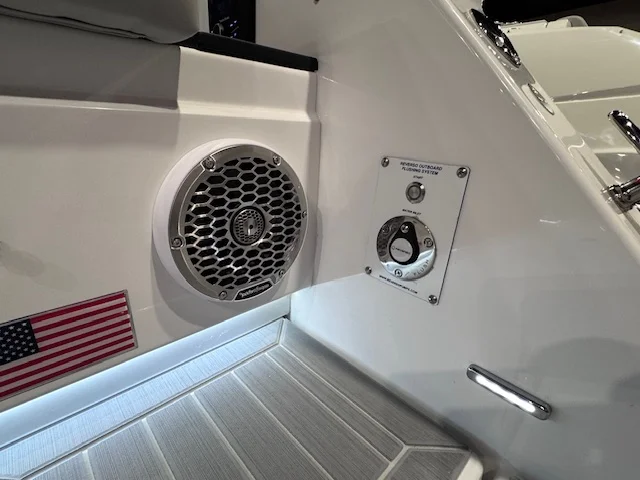 2026 Cruisers Yachts 34 GLS Outboard Image Thumbnail #9