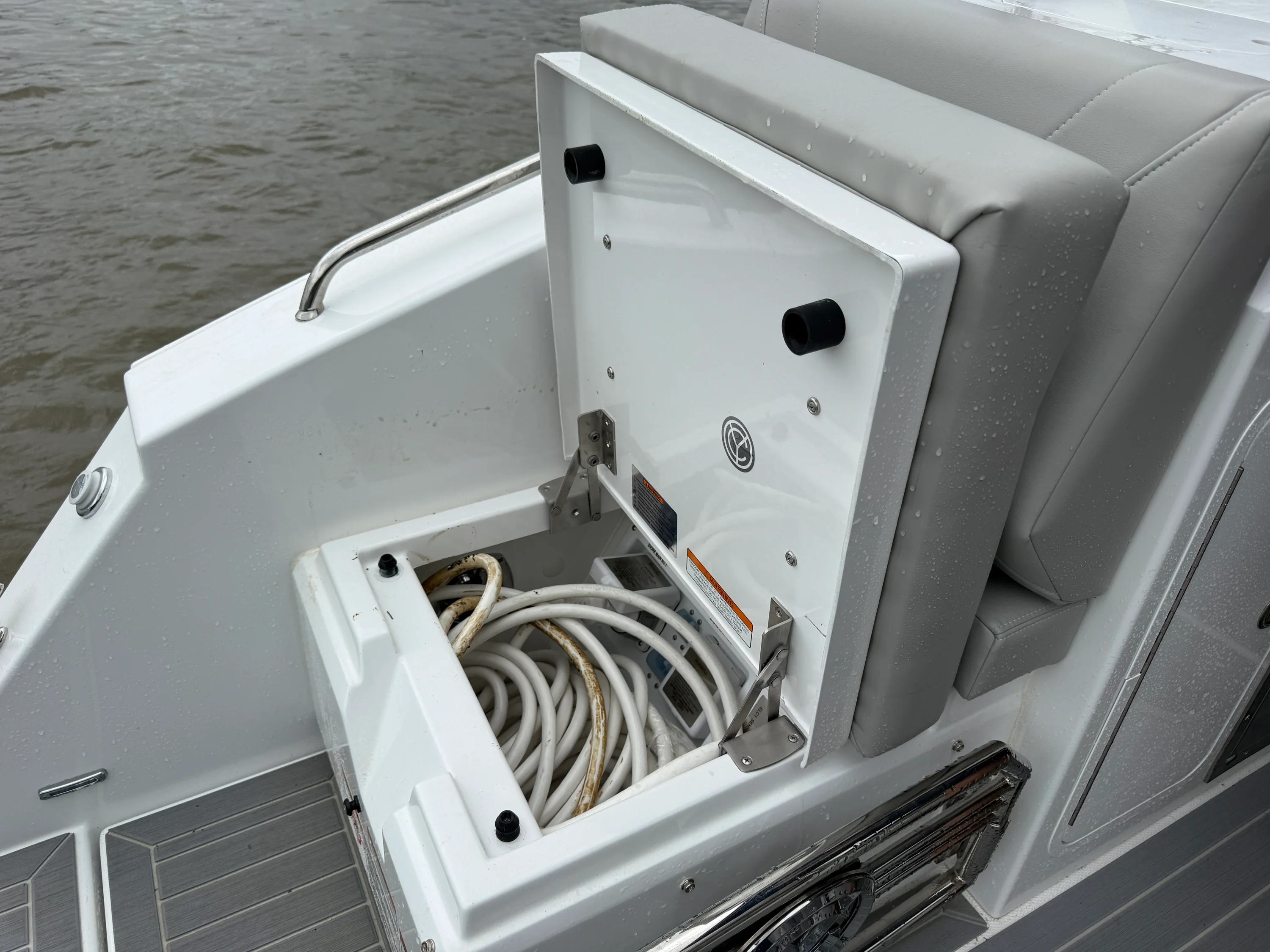 2026 Cruisers Yachts 34 GLS Outboard Image Thumbnail #29