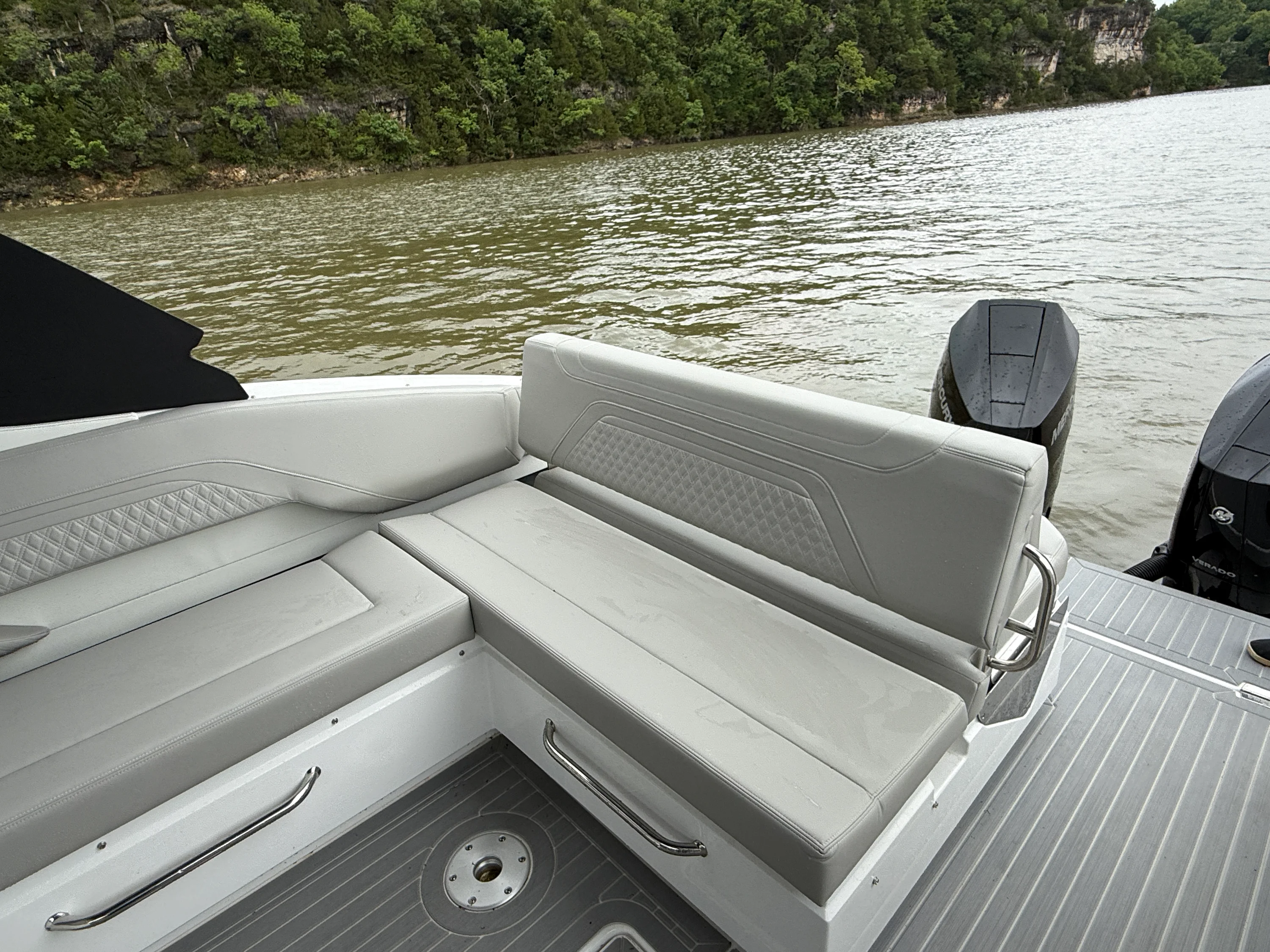 2026 Cruisers Yachts 34 GLS Outboard Image Thumbnail #16