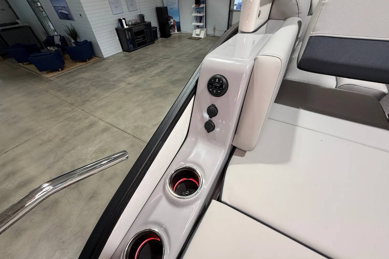 2026 Harris Grand Mariner 250 Image Thumbnail #11