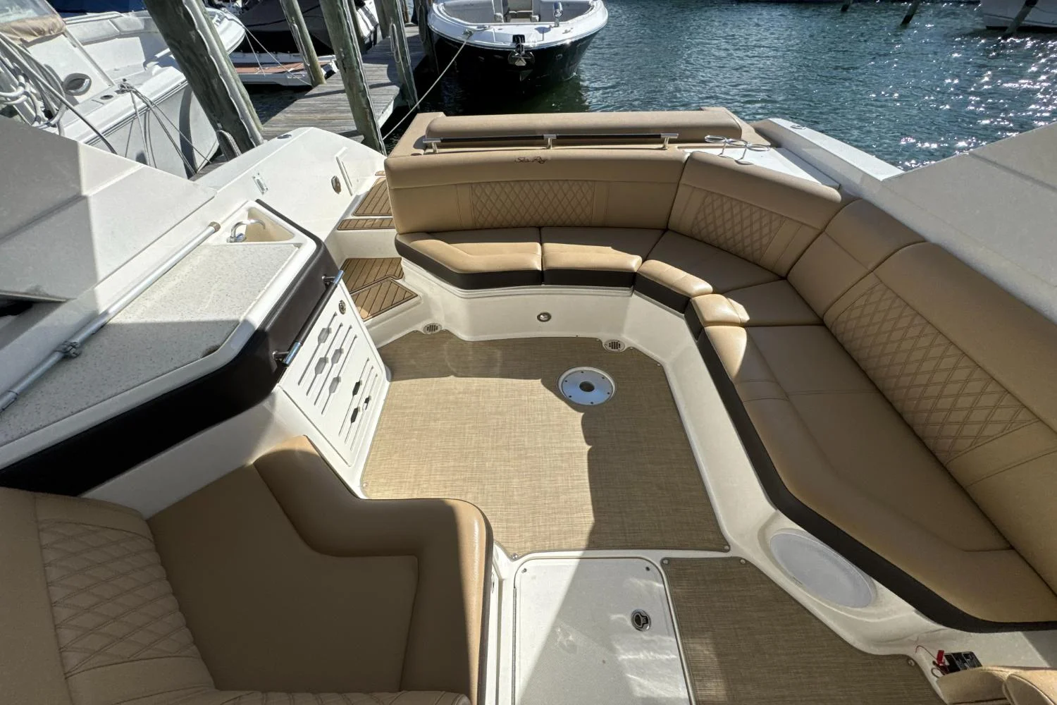 2019 Sea Ray SLX 310 Image Thumbnail #7