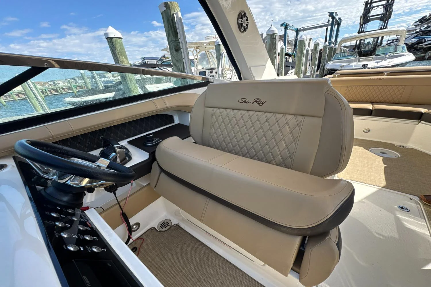 2019 Sea Ray SLX 310 Image Thumbnail #33