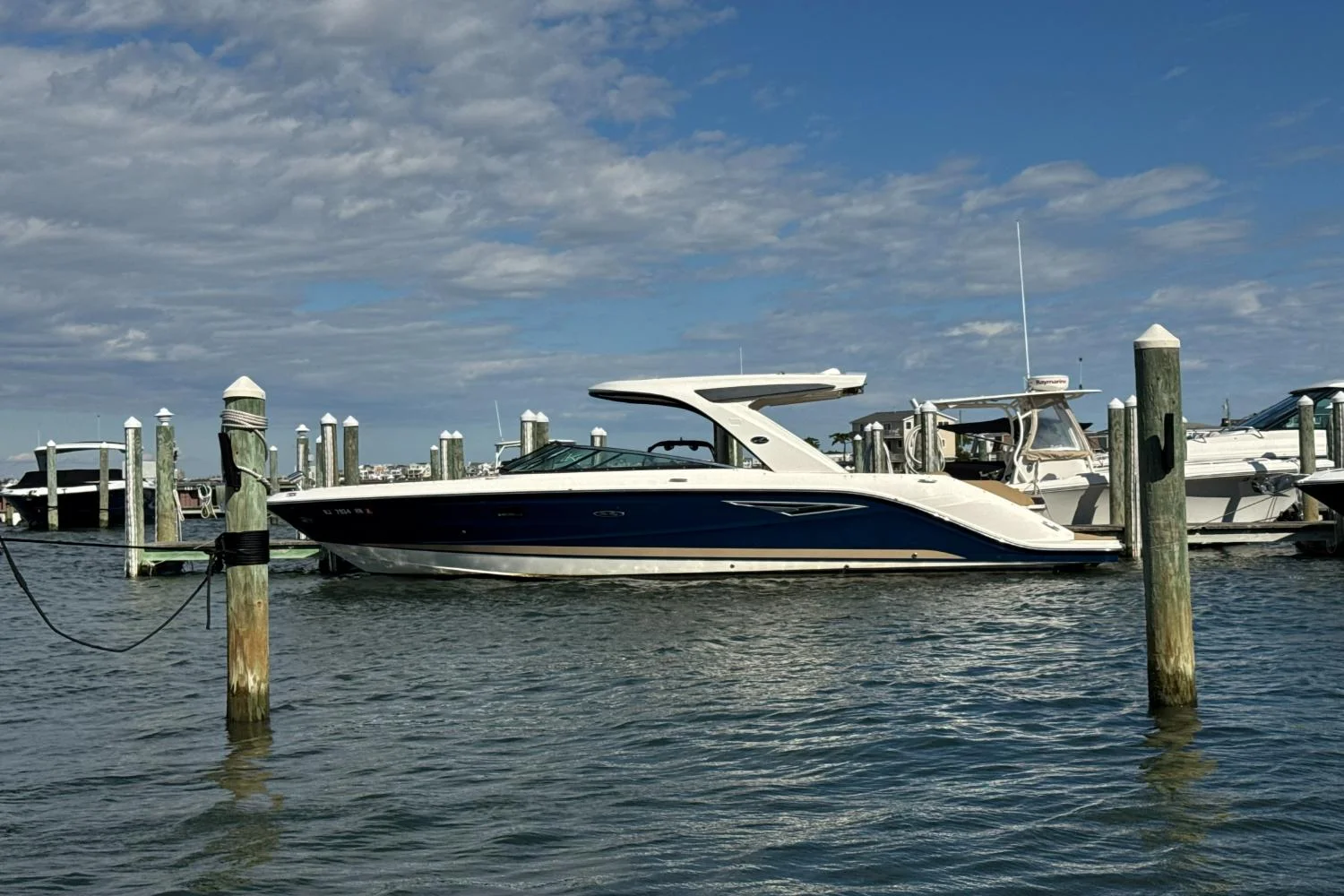 2019 Sea Ray SLX 310 Image Thumbnail #44