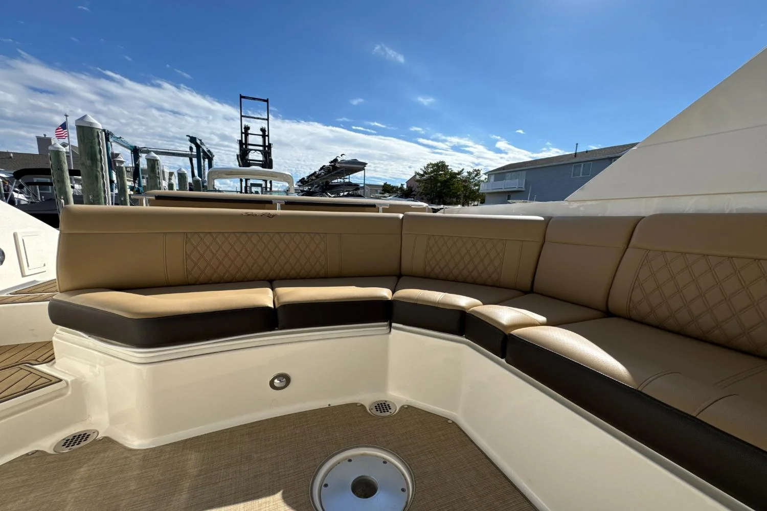 2019 Sea Ray SLX 310 Image Thumbnail #10