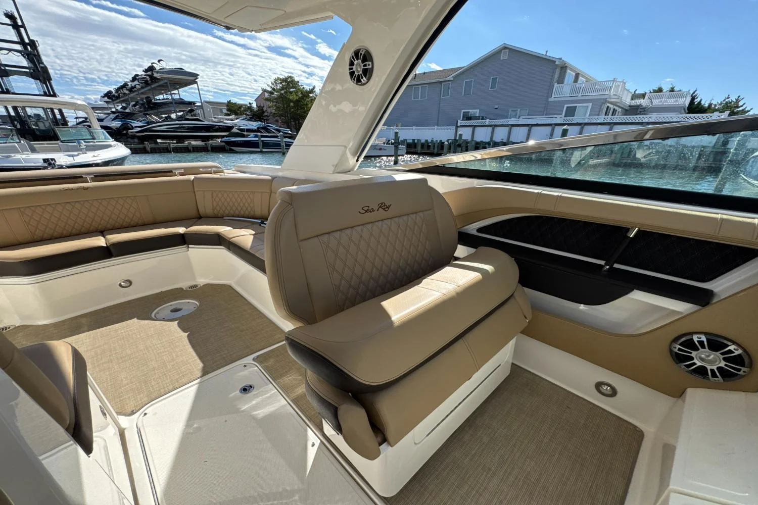 2019 Sea Ray SLX 310 Image Thumbnail #23