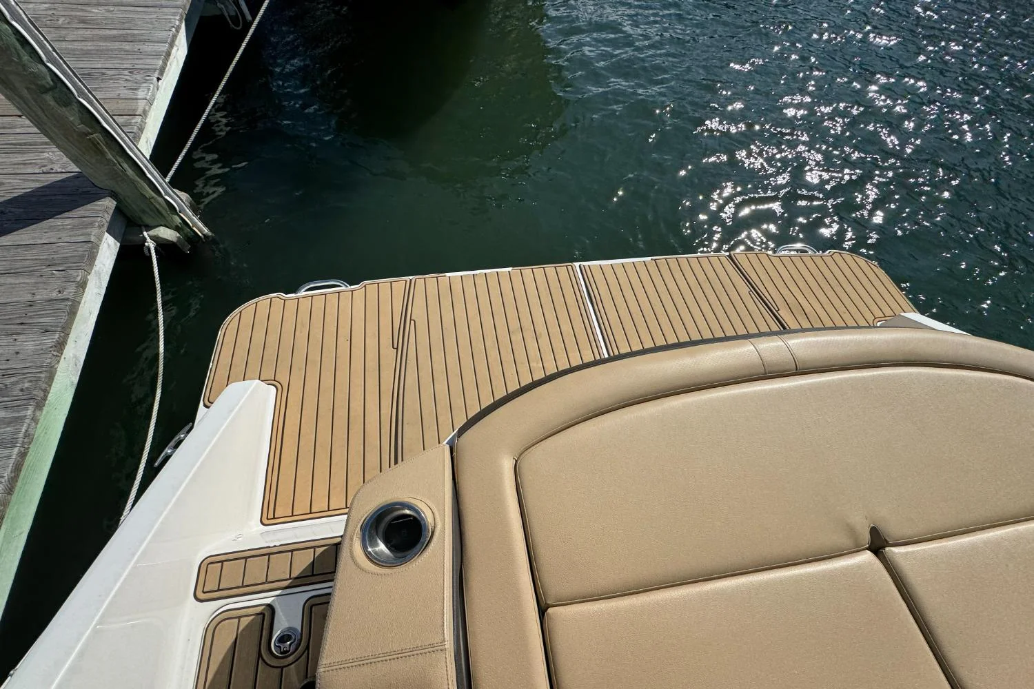 2019 Sea Ray SLX 310 Image Thumbnail #3