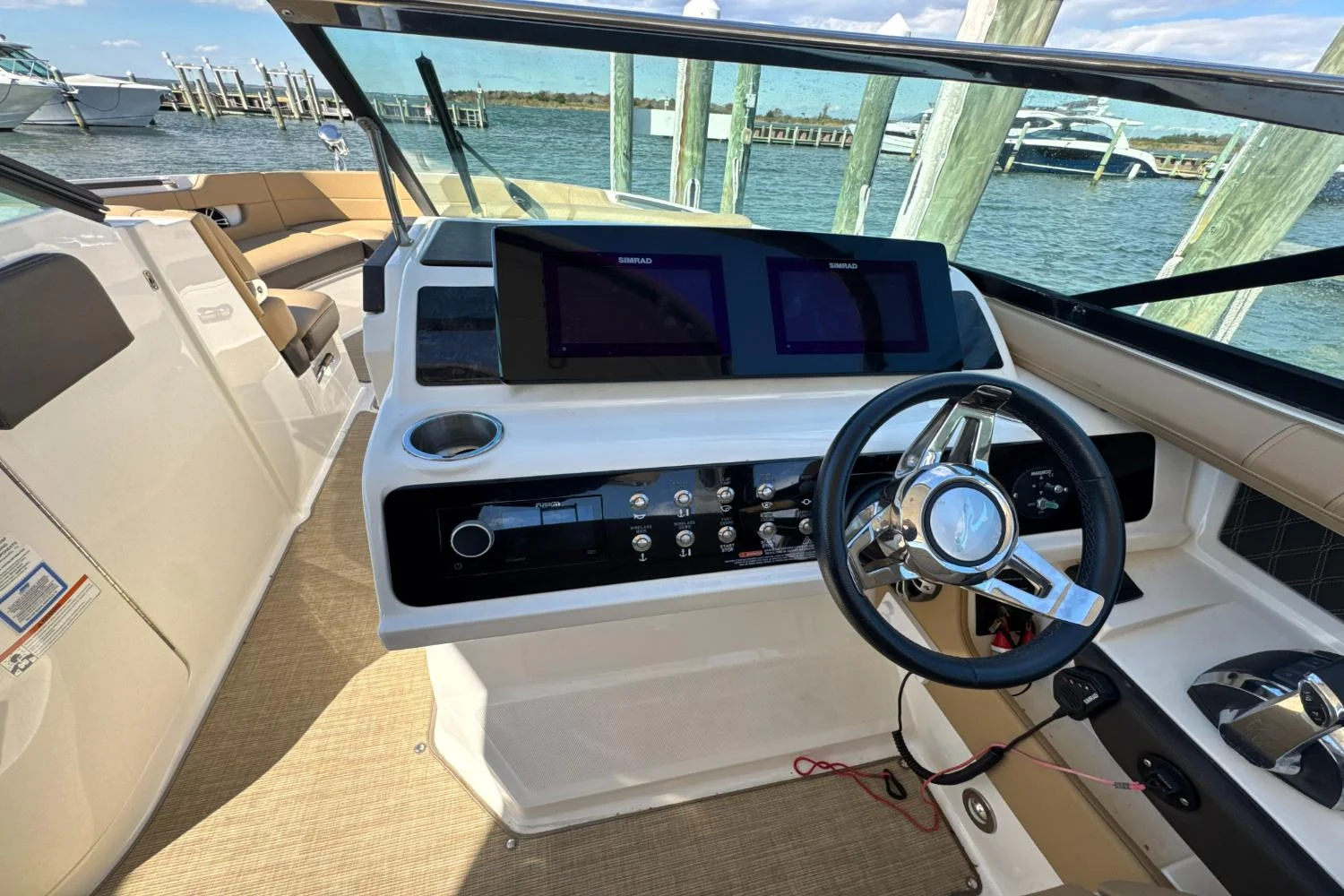 2019 Sea Ray SLX 310 Image Thumbnail #31