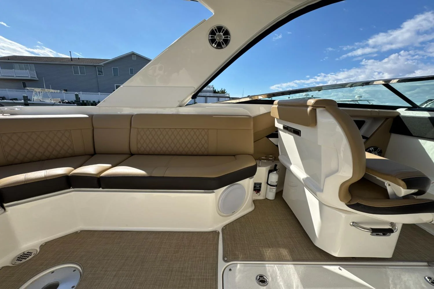 2019 Sea Ray SLX 310 Image Thumbnail #14